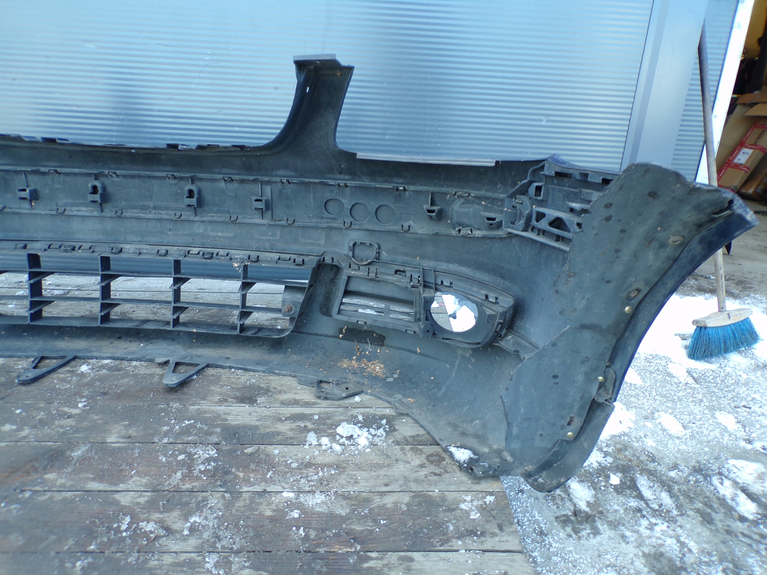 front bumper front VOLKSWAGEN TOURAN 1 and colour LB5N