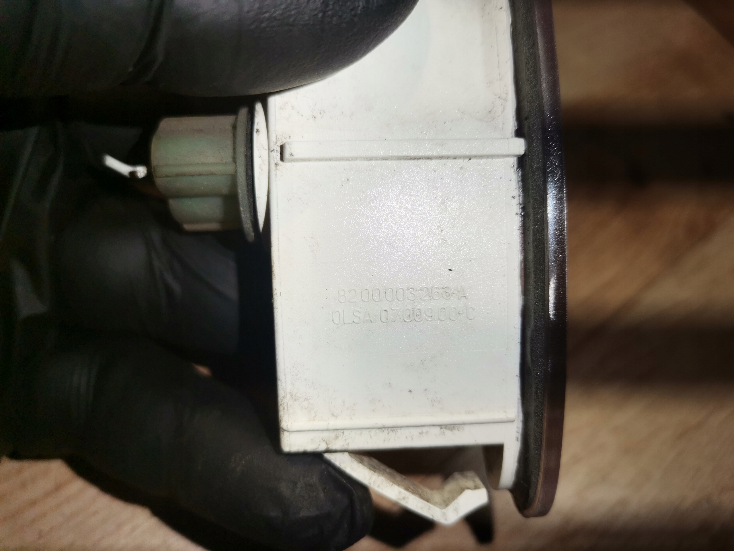 OŚWIETLENIE LAMPKA BOCZKA RENAULT LAGUNA II 8200003263A komplet Numer katalogowy części 8200003263A