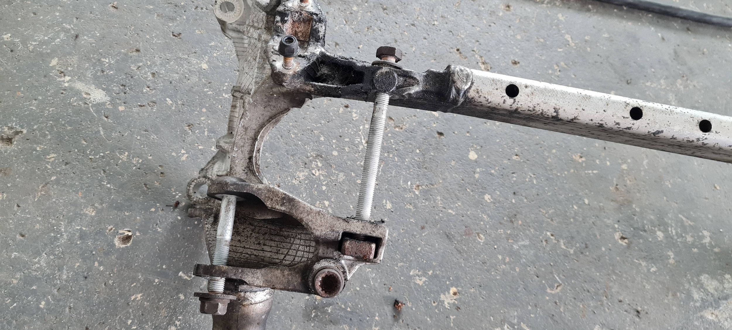 Q5 8R SQ5 LIFT axle beam subframe sider front axle beam springing 8R0399315J