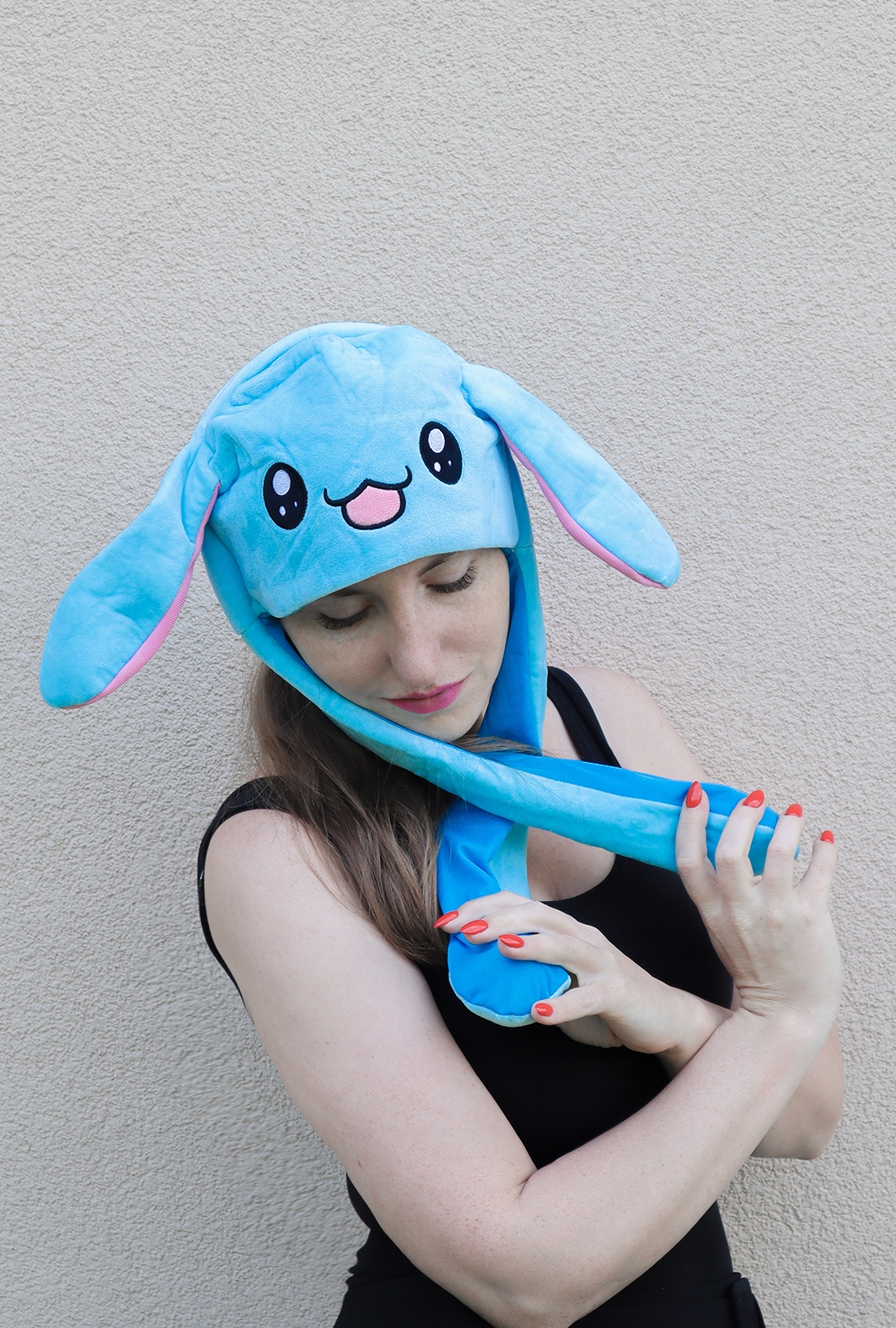 CZAPKA PLUSZOWA USZY RUCHOME LED PIKACHU Niebieski Królik WIELKANOC Wiek dziecka 2 lata +