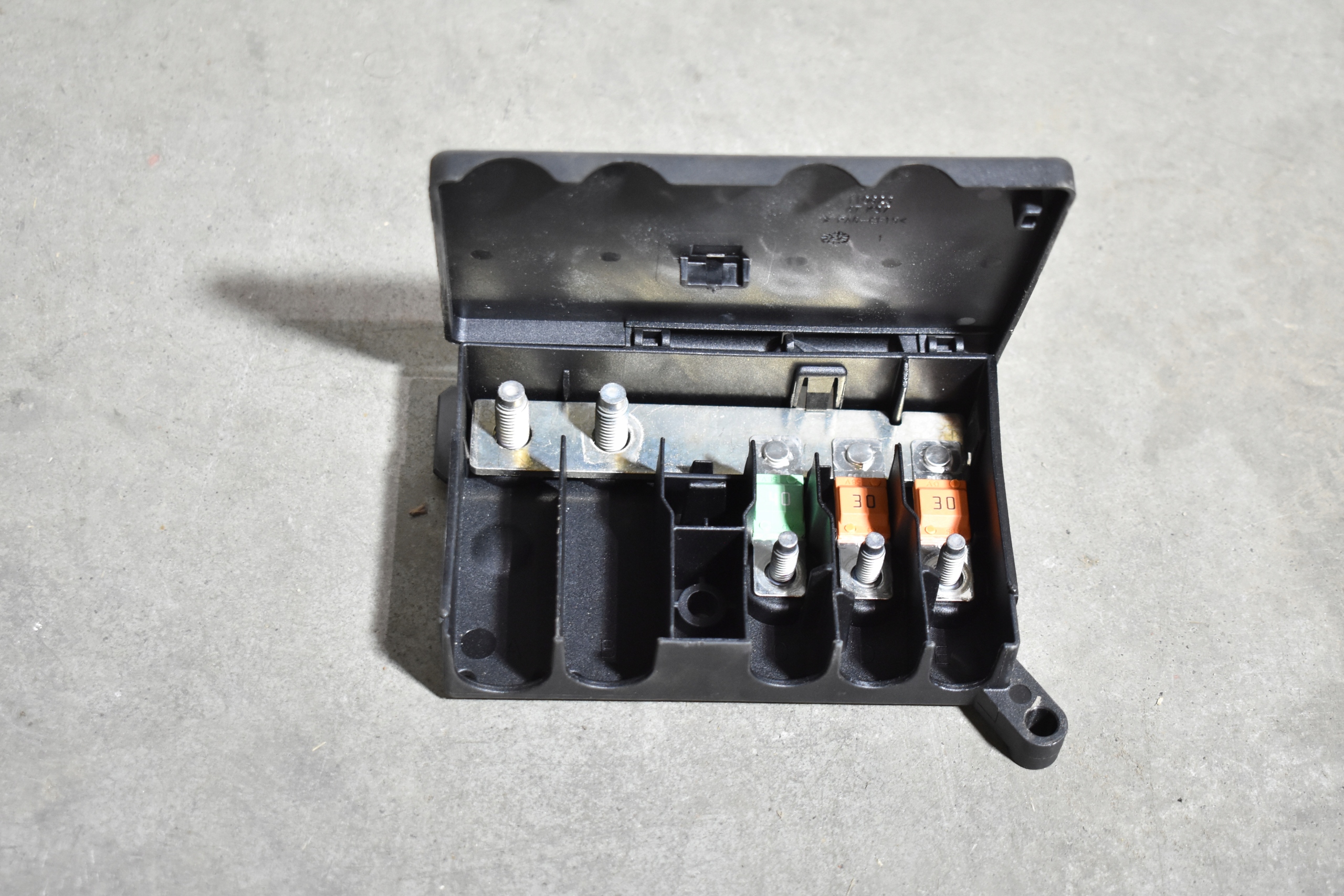 IDEALNA compartment ROZDZIELACZ AUDI PORSCHE 1