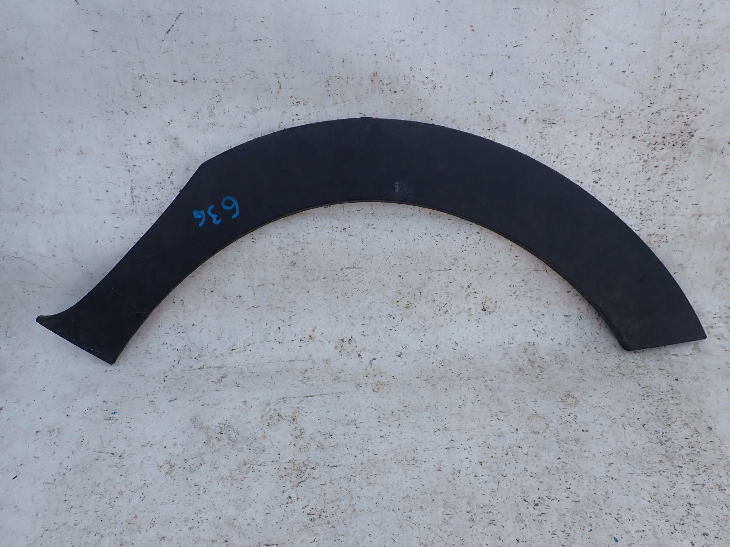 TOYOTA URBAN CRUISER 08-14 moulding right front