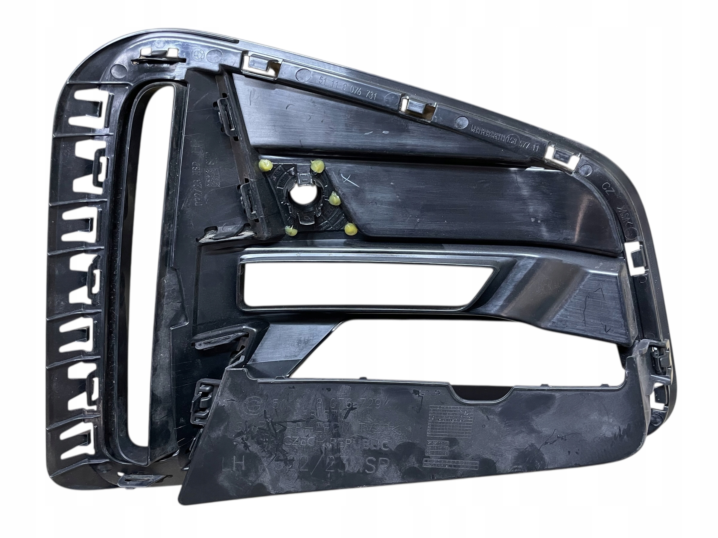 grid of a bumper front left BMW 4 G22 G23