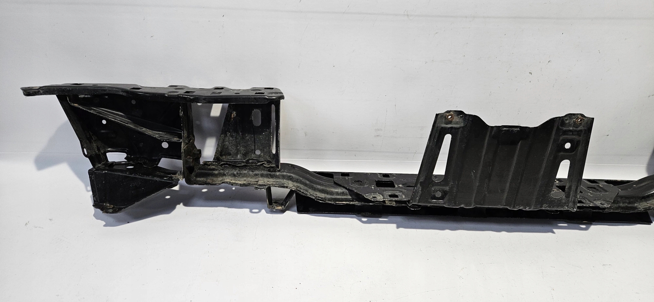 BELKA TYLNA STOPIEŃ TYŁ TOYOTA HILUX VIII 15- Waga produktu 0 kg