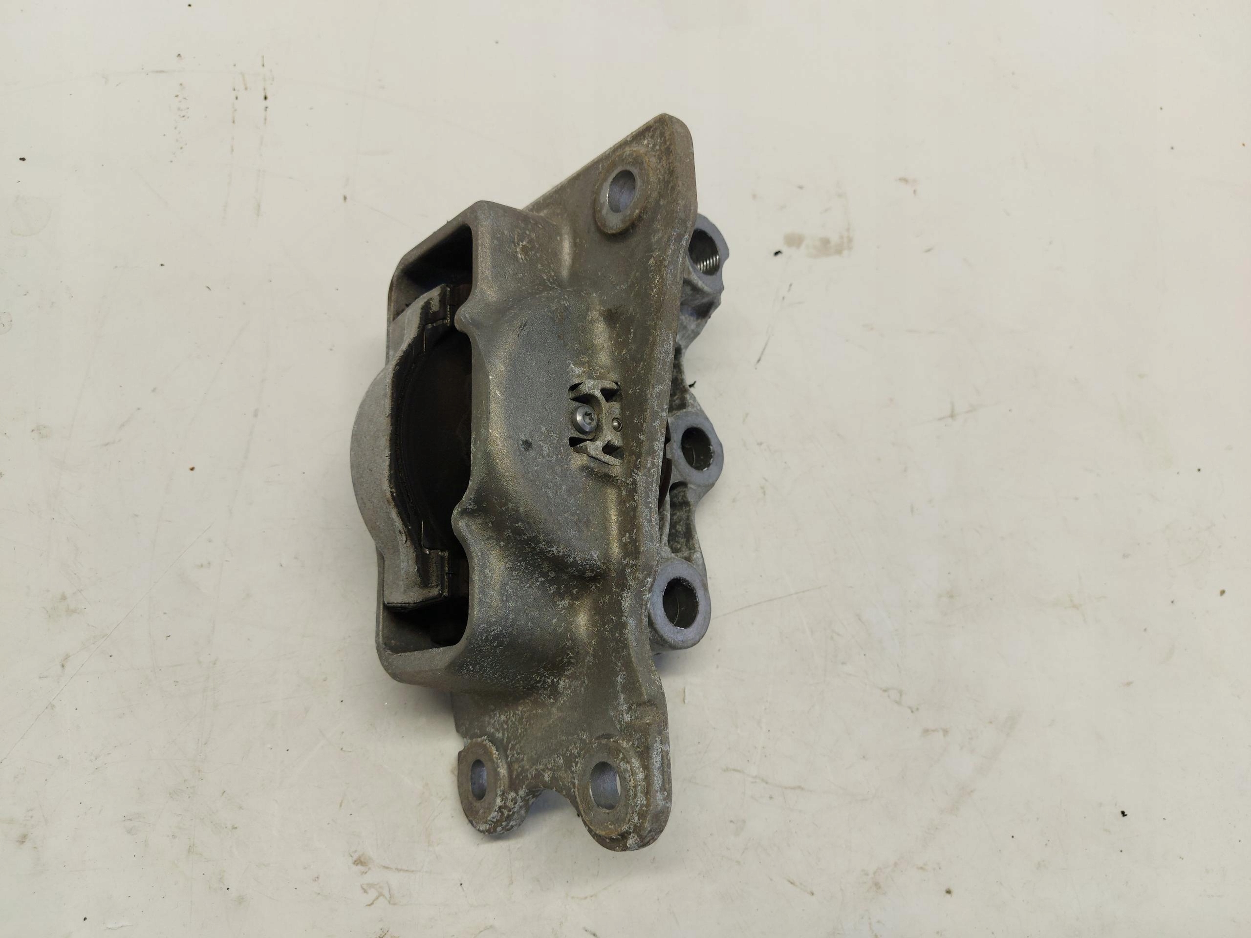 VOLVO XC60 II T8 gearbox mount 32255205