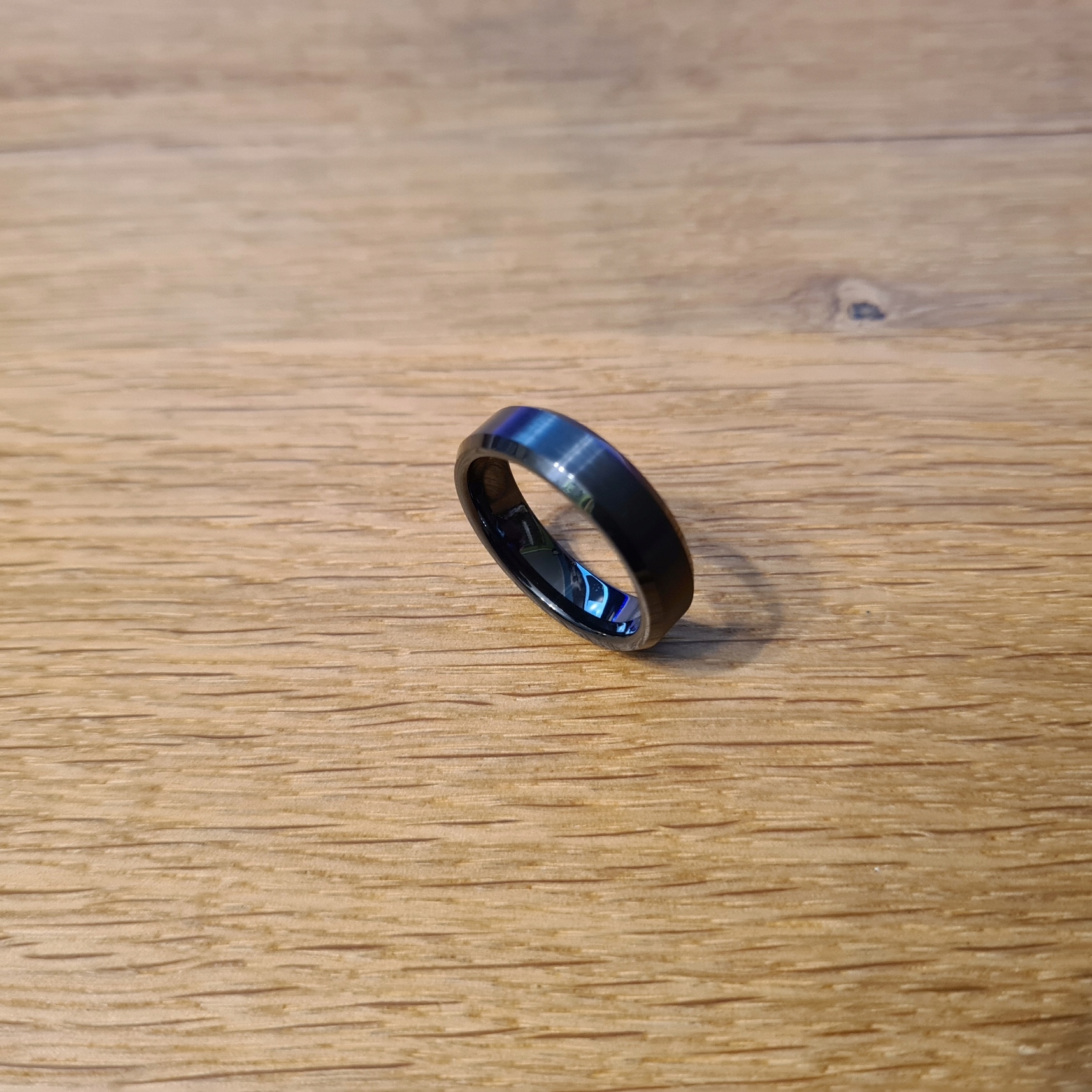 CZARNA GRAFITOWA CERAMICZNA OBRĄCZKA SYGNET PIERŚCIEŃ PIERŚCIONEK MAT R22 Kolor dominujący czarny