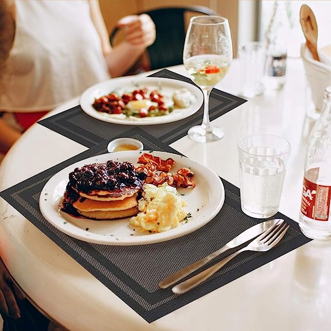 PODKŁADKA NA STÓŁ PVC MATA ODPORNA ZESTAW 4 CZARNA Marka inna