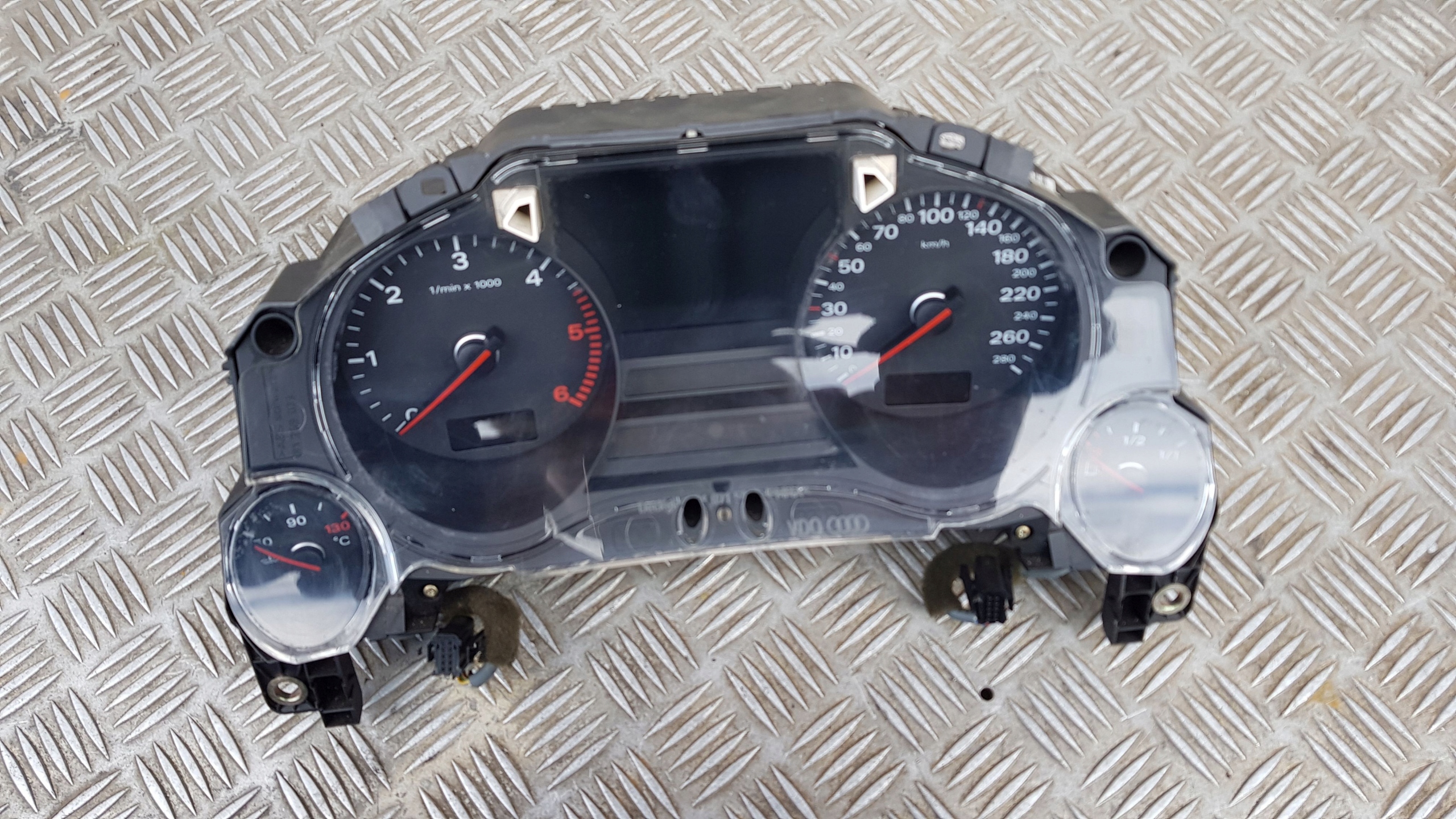 AUDI A8 D3 3.0 4.0 TDI dials clock 4e0920930F