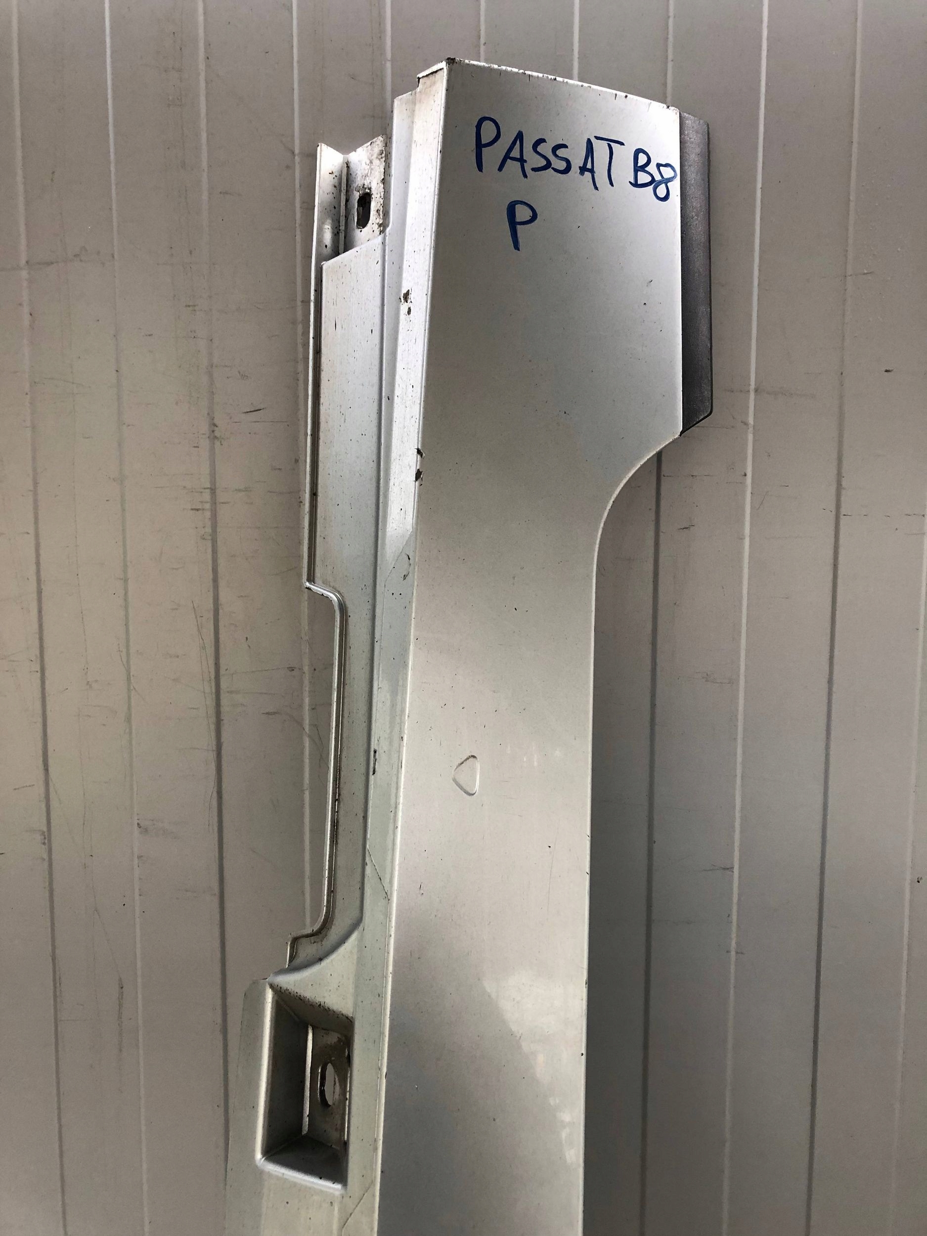 moulding threshold right VW PASSAT B8 sedan LA7W 3G0853858