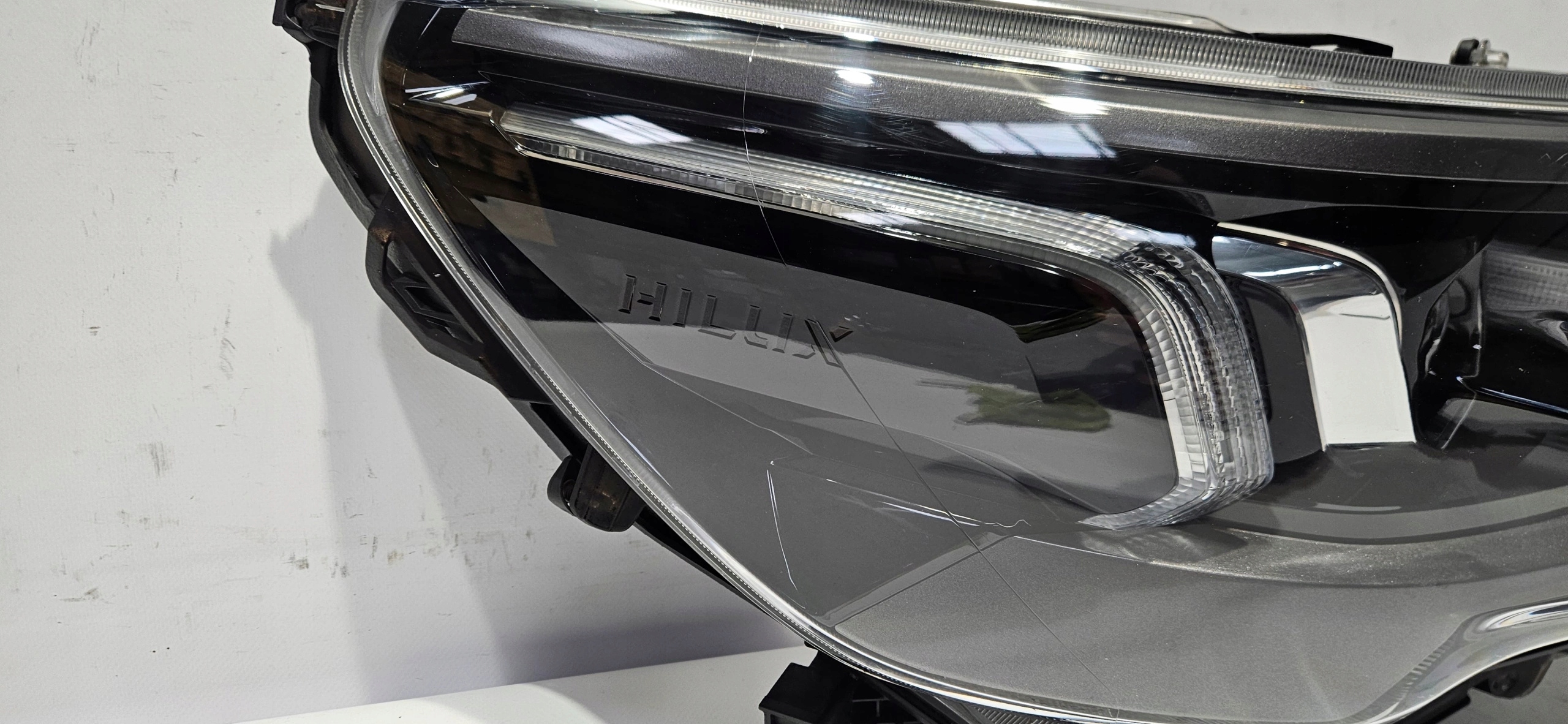 light right front FULL LED TOYOTA HILUX VIII LIFT