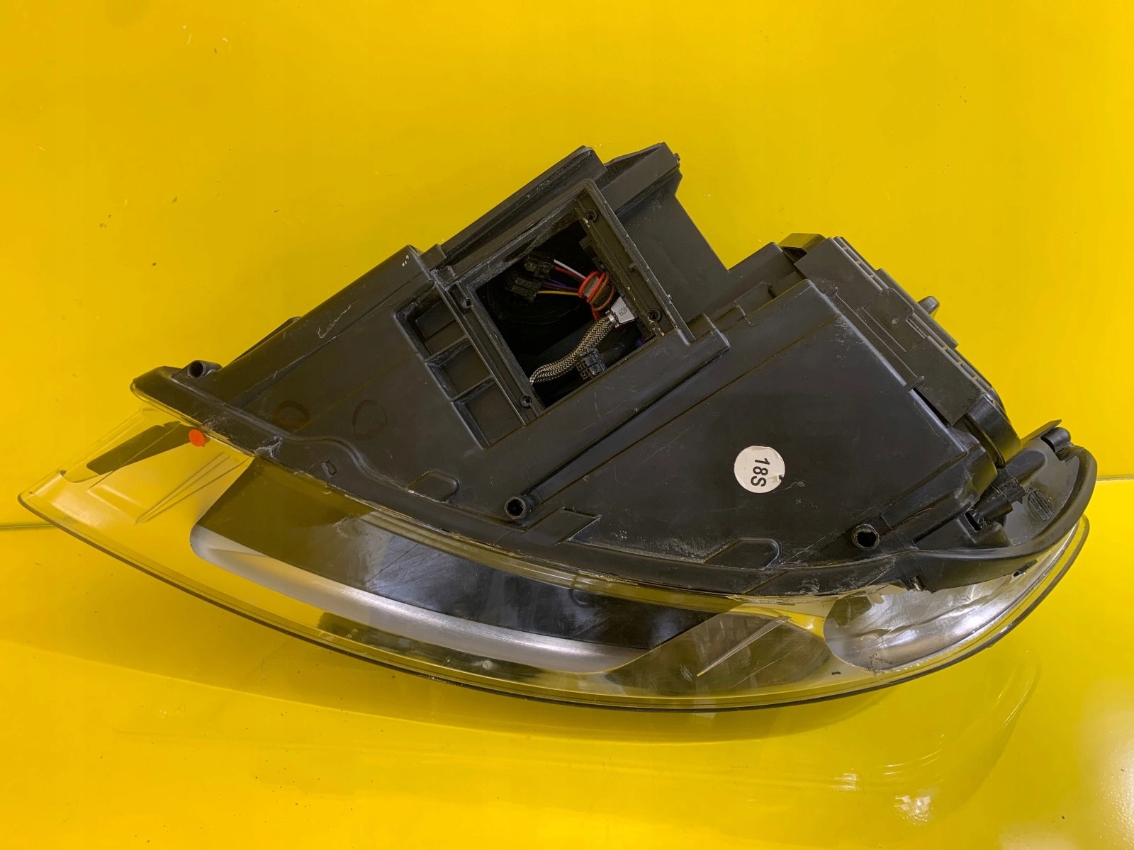 light right front Audi Q7 Xenon 05- 4L0941030M