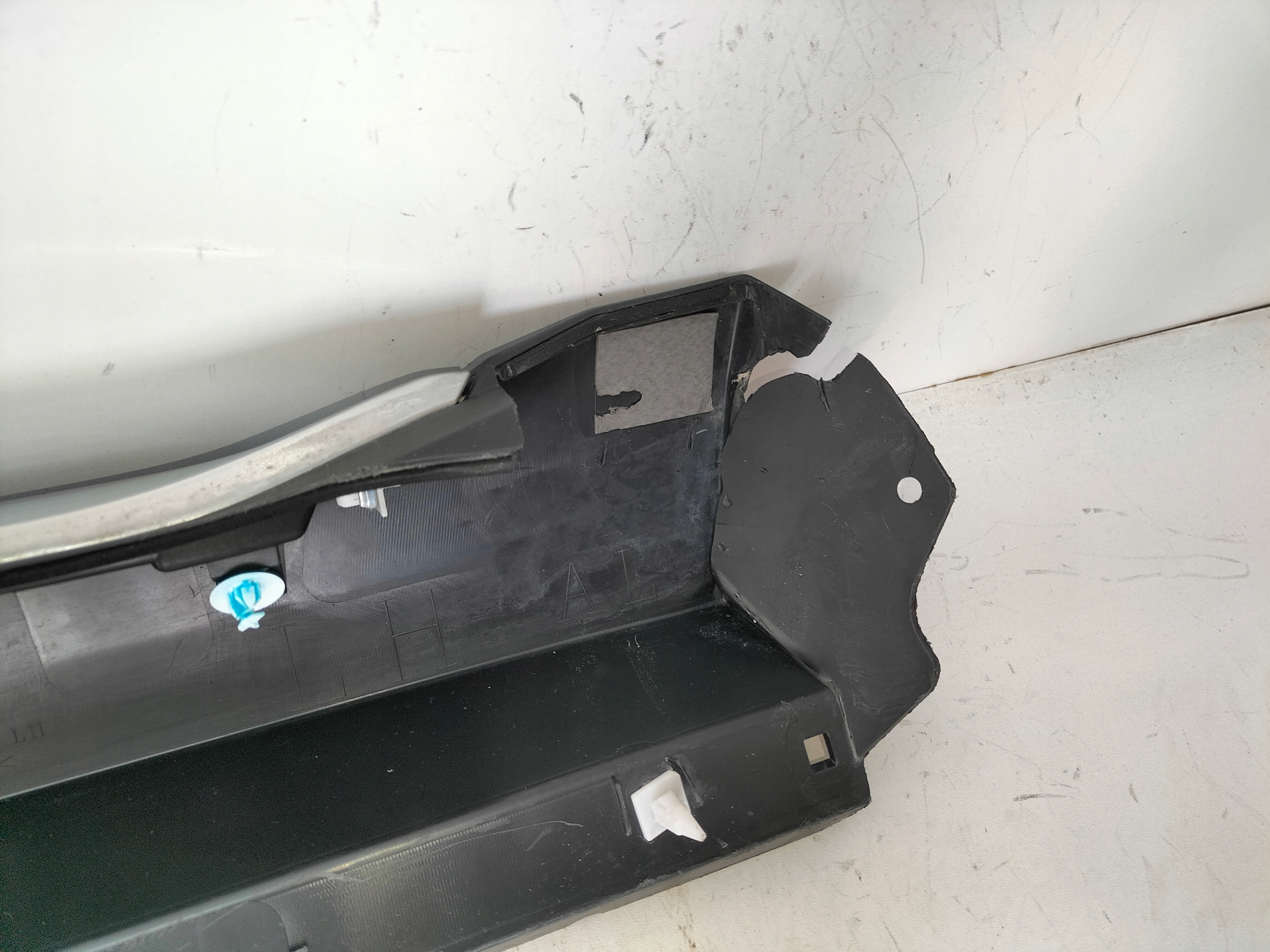 cap moulding threshold left CITROEN C-CROSSER 07
