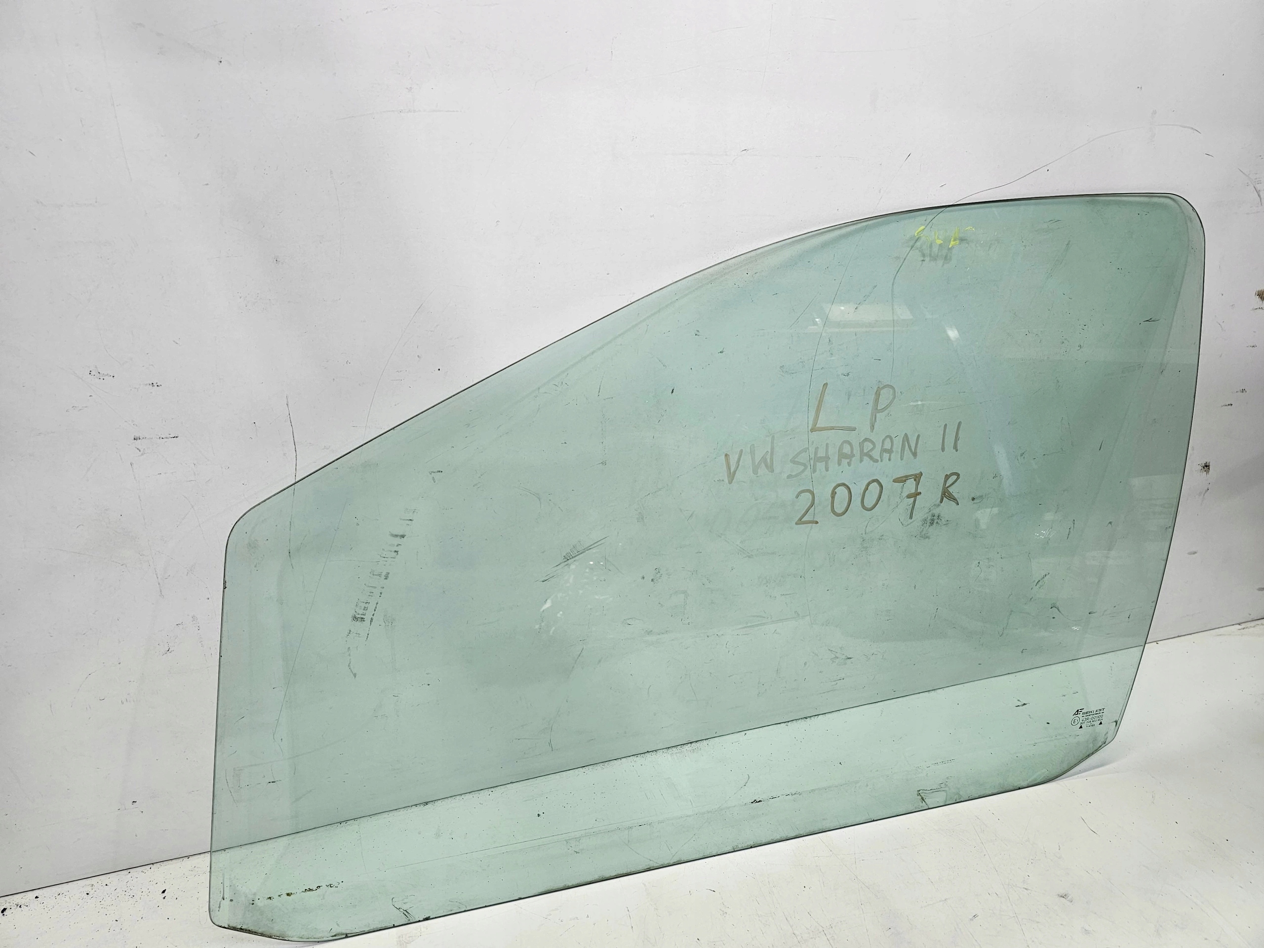 window door left front VW SHARAN II 2007 ROK 7M0845201