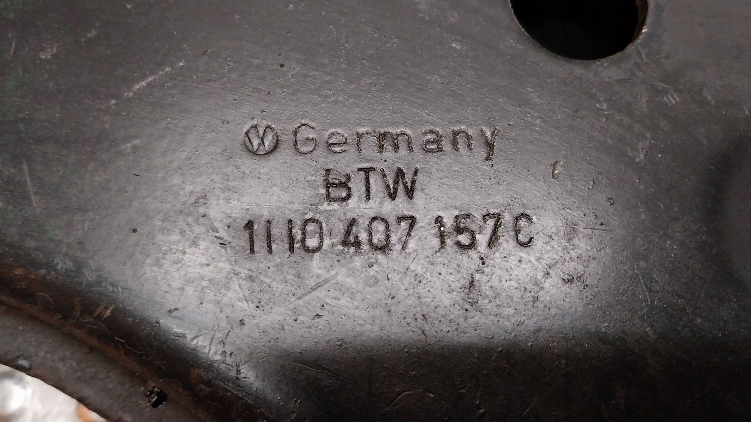 arm left front 1H0407157C VW GOLF III