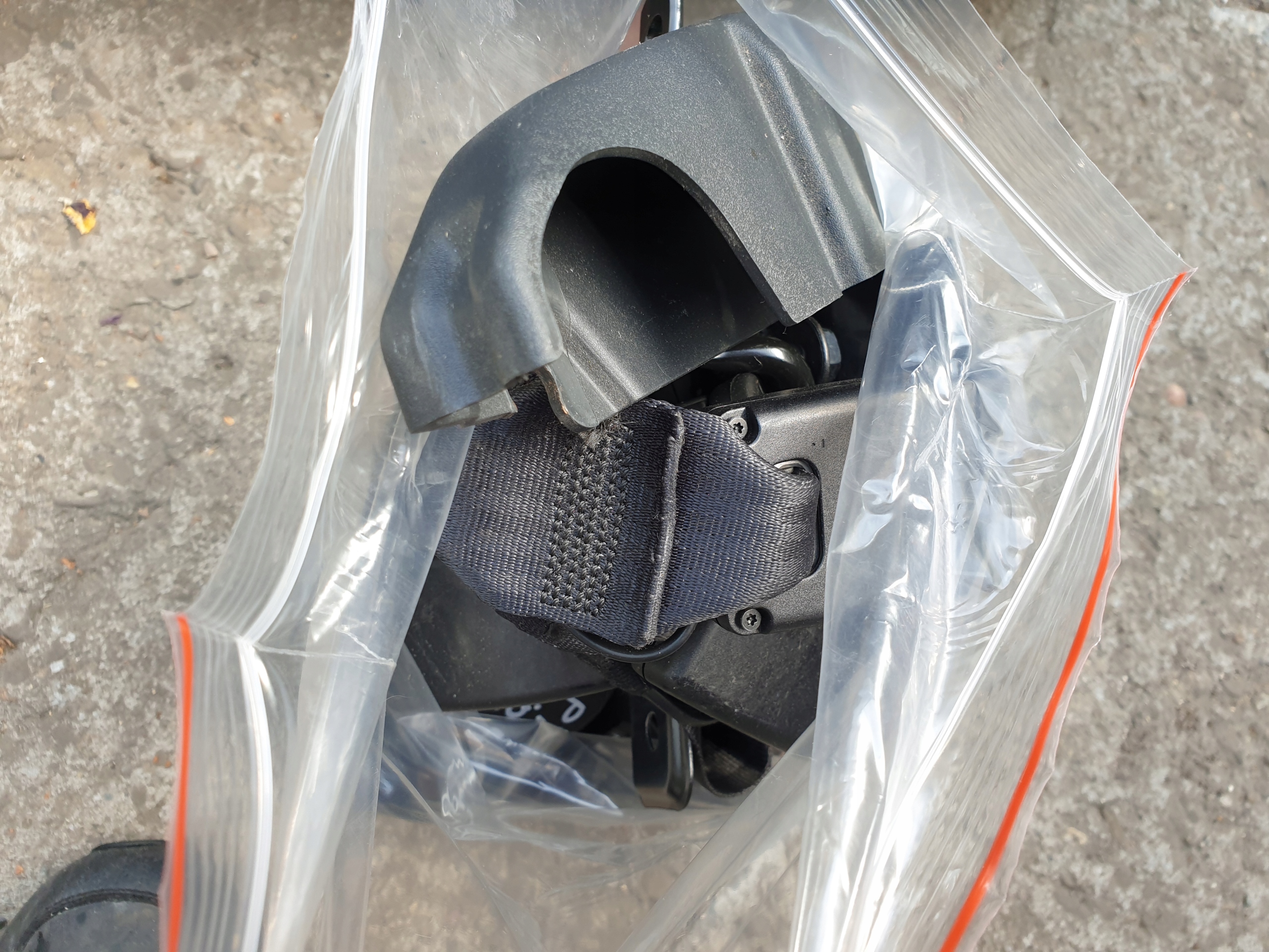 Sitze Gurten Schrauben RENAULT CLIO 4 IV 2017- 5D HB LIFT GORLICE