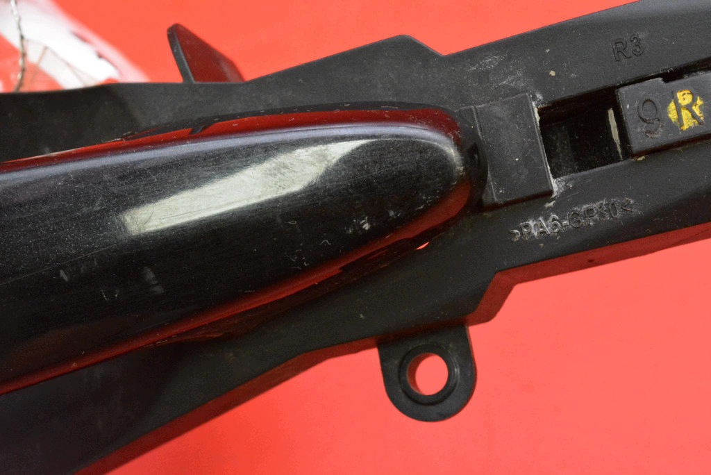 handle right front front (475) BLACK SAPPHIRE METALLIC BMW E90 E91 04-10