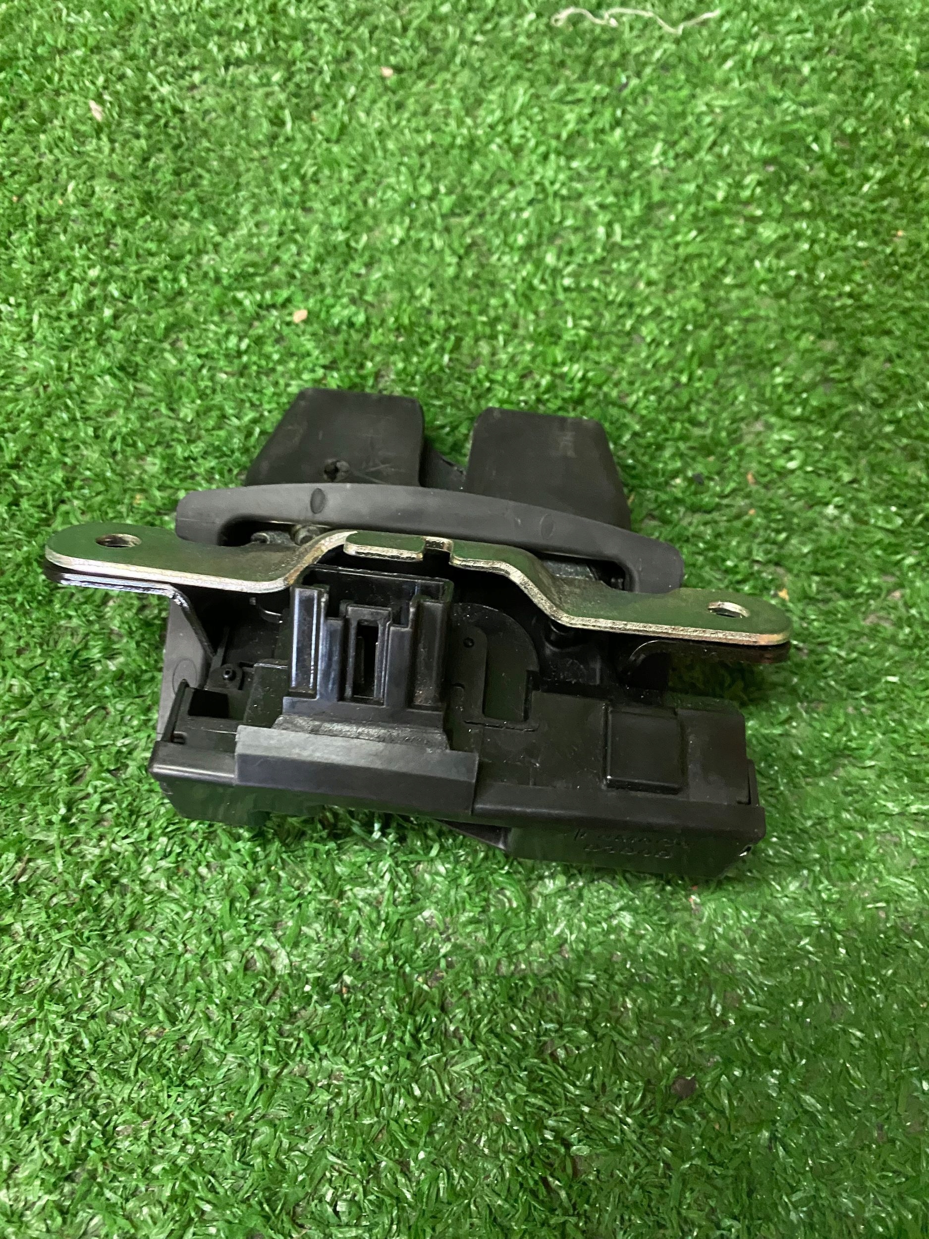 lock bonnet boot FORD FIESTA MK7