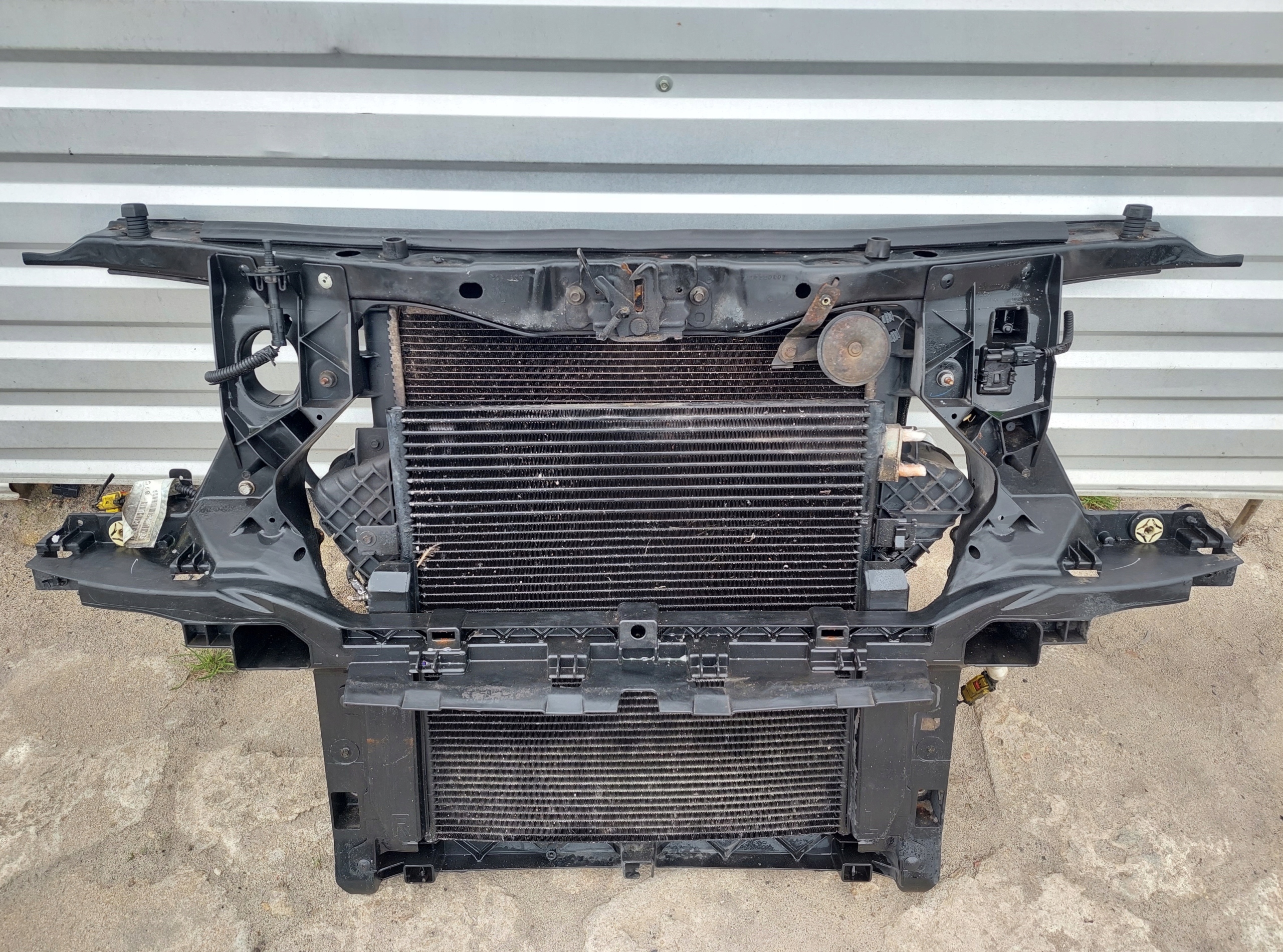 PAS PRZOD WZMOCNIENIE CHLODNICE DODGE NITRO 2.8CRD