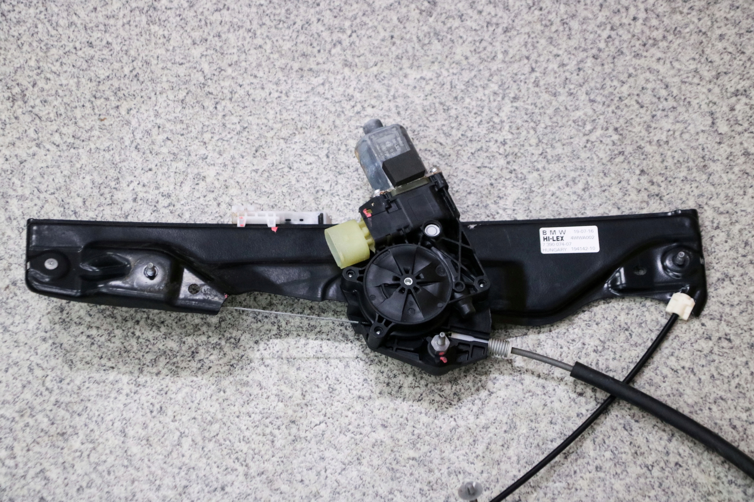 MINI F60 window regulator mechanism right front 7390074
