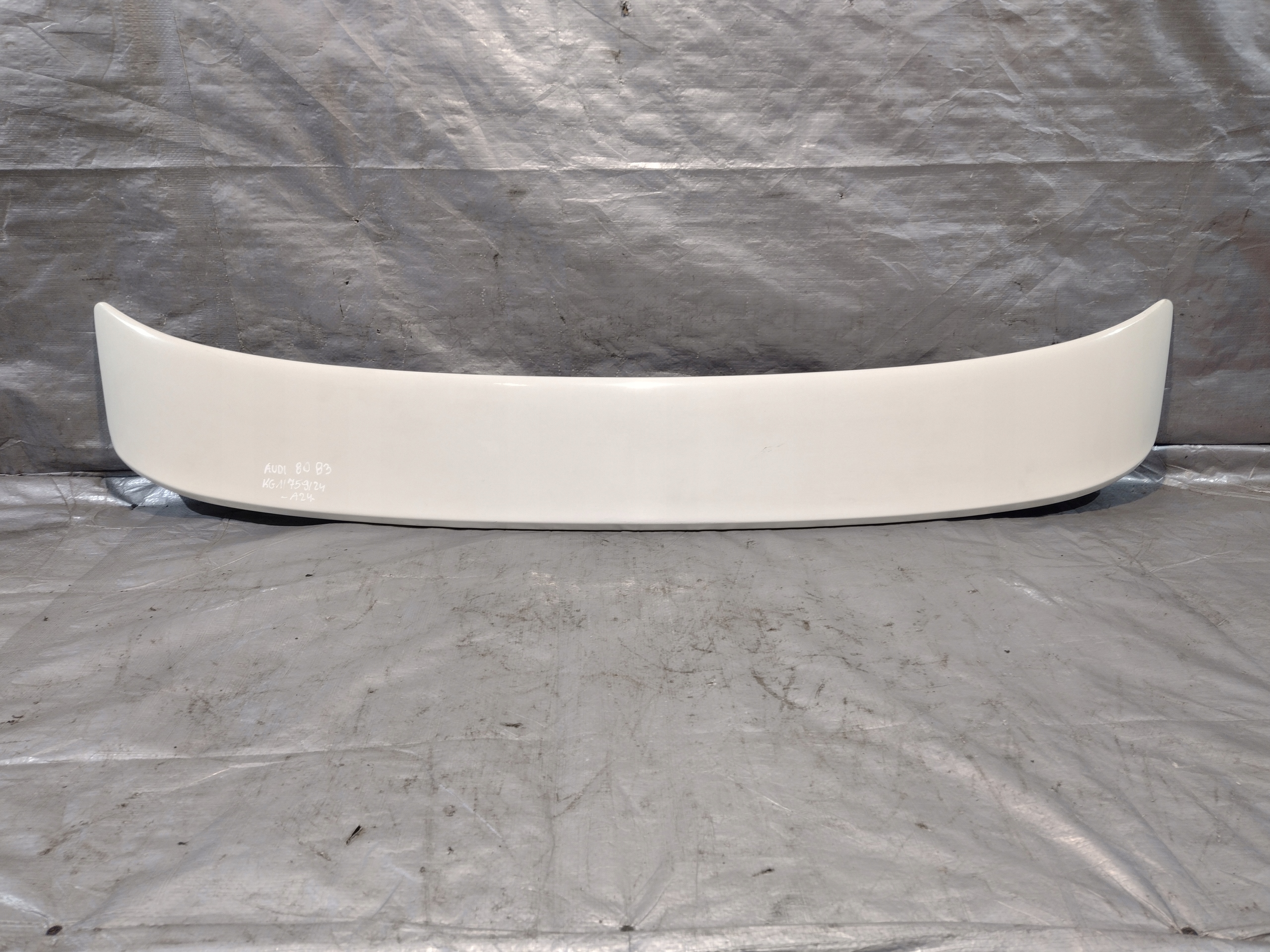 Lotka spoiler kufru Audi 80 B3 sedan