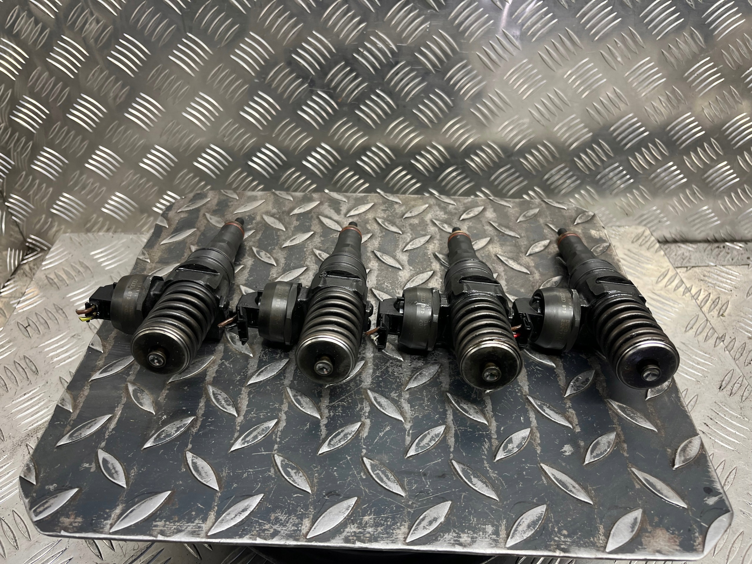 pd elem KOMPLET VOLKSWAGEN PASSAT B6 038130073AG