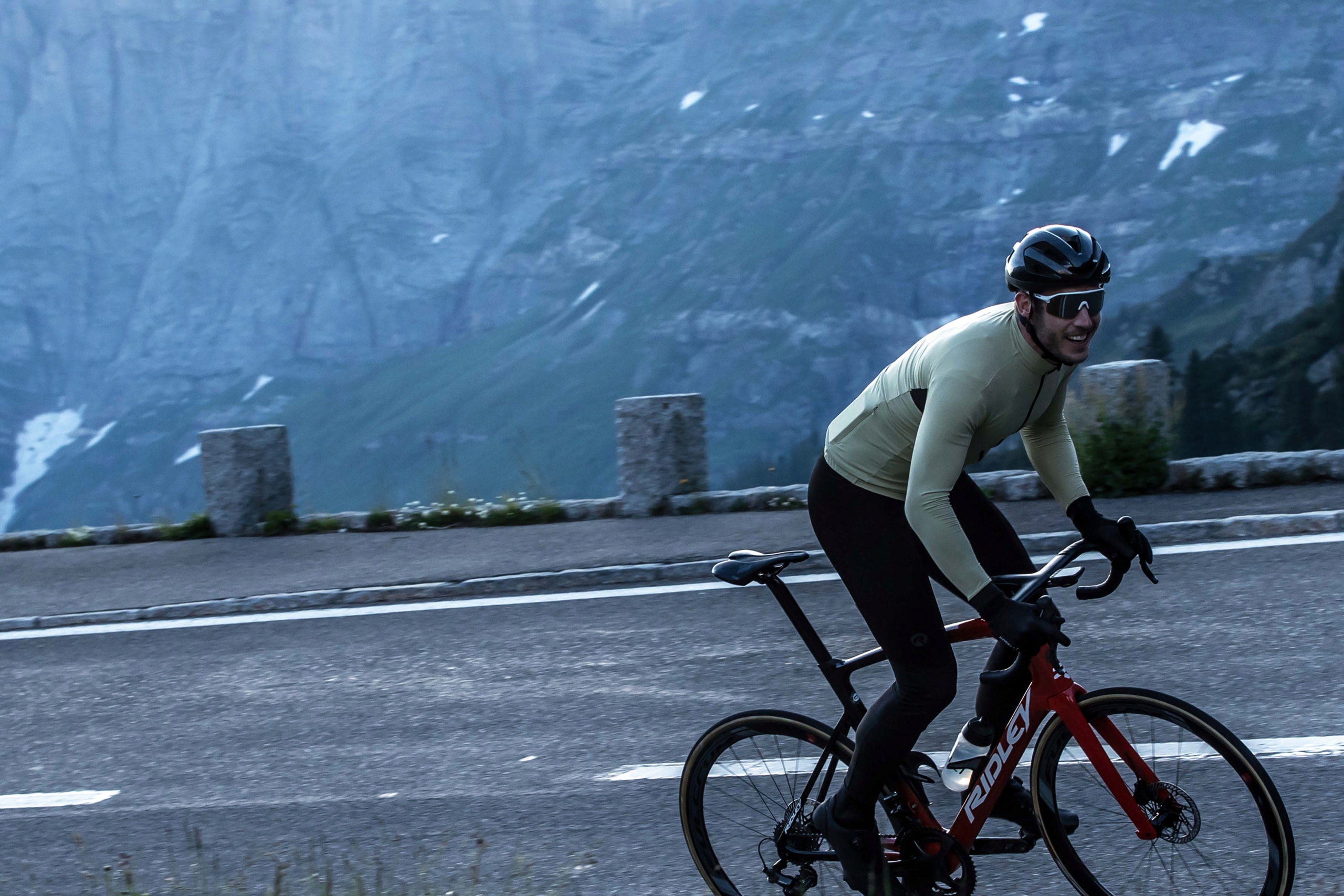 Rogelli DISTANCE - bluza rowerowa na rower męska Kod producenta ROG351817.XL