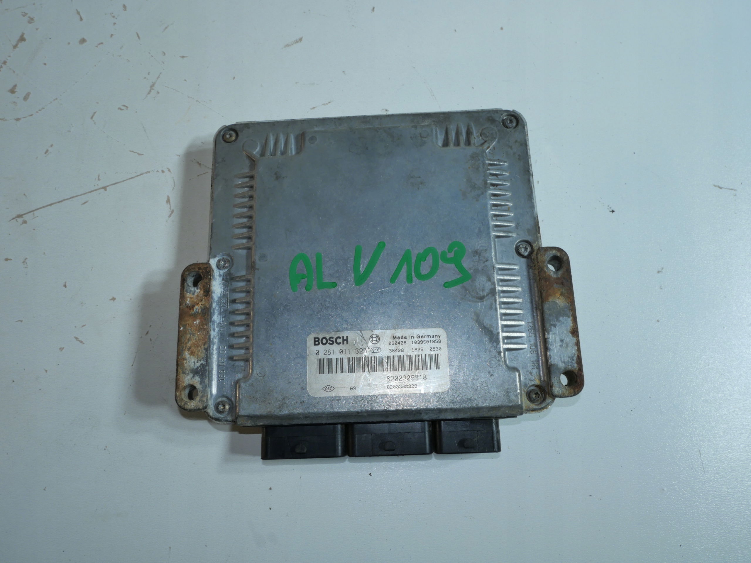 computer of the engine RENAULT 0281011325