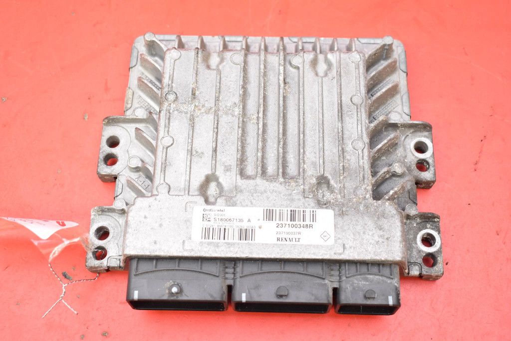 control unit computer of the engine 237100037R RENAULT MEGANE 3 III 1.5 DCI 110 KM