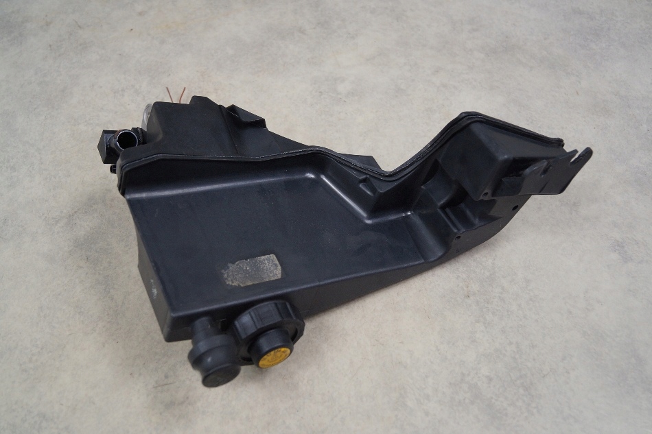 Бак AIRMATIC MERCEDES W203 C-класс 2.7 CDI