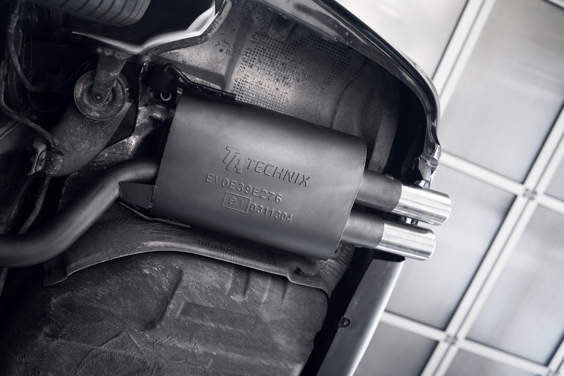 BMW E39 SPORTOWY KOŃCOWY TŁUMIK 2X76MM SILNIKI SZEŚCIOCYLINDROWE M52 M54 Producent części TA-Technix