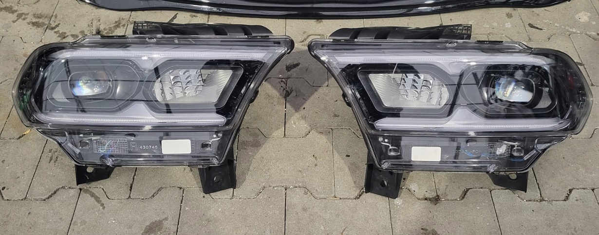 DODGE DURANGO III LIFT 20- MASKA ZDERZAK PAS REFLEKTORY BŁOTNIK SRT Kolor czarny