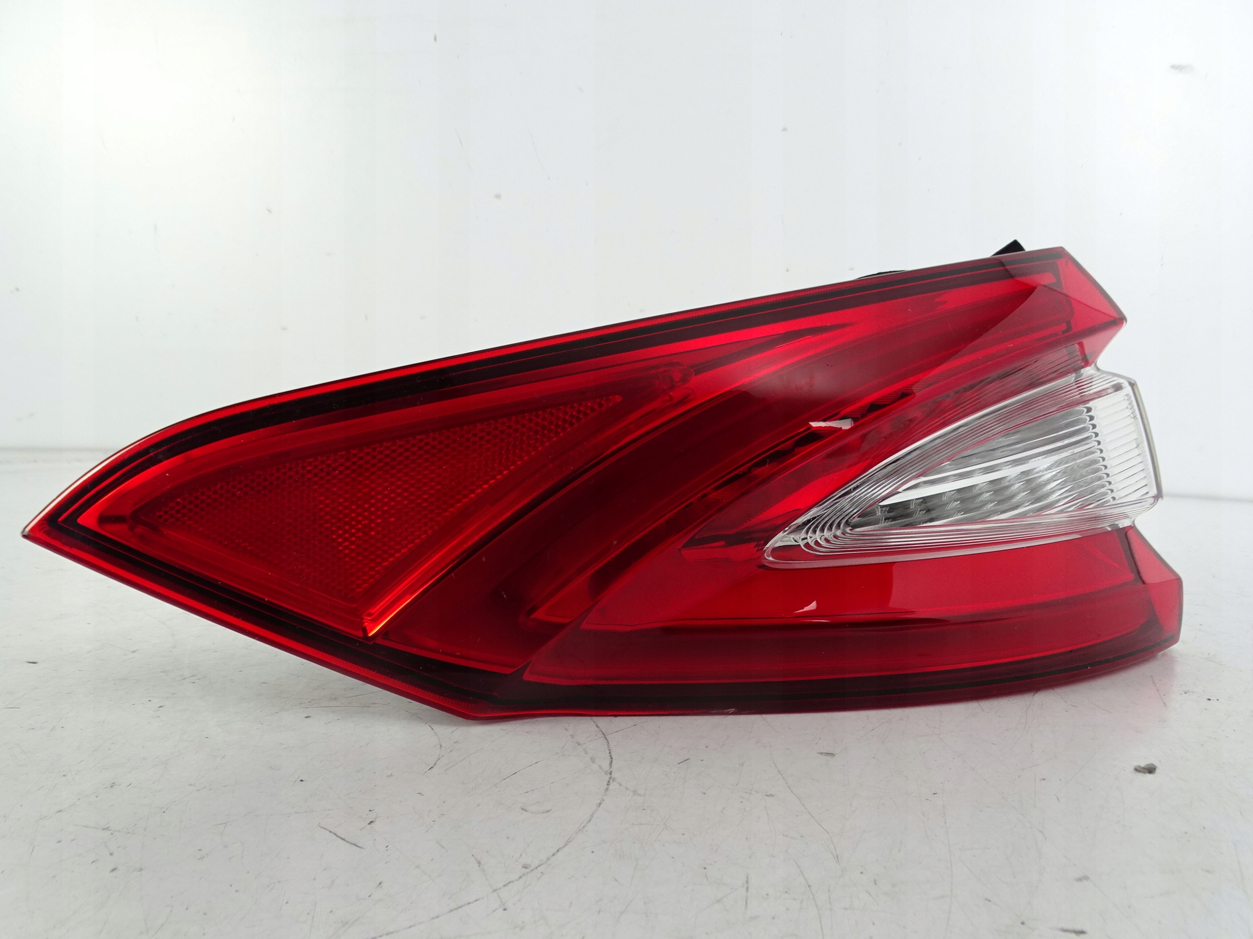 фонарь левый MASERATI LEVANTE M161 оригинал европа