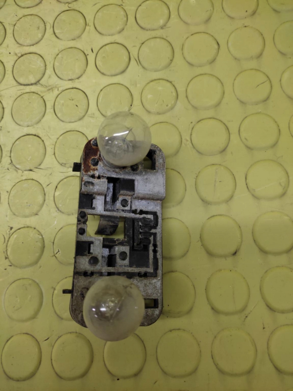SAAB 9-3 II light right rear part to the bonnet