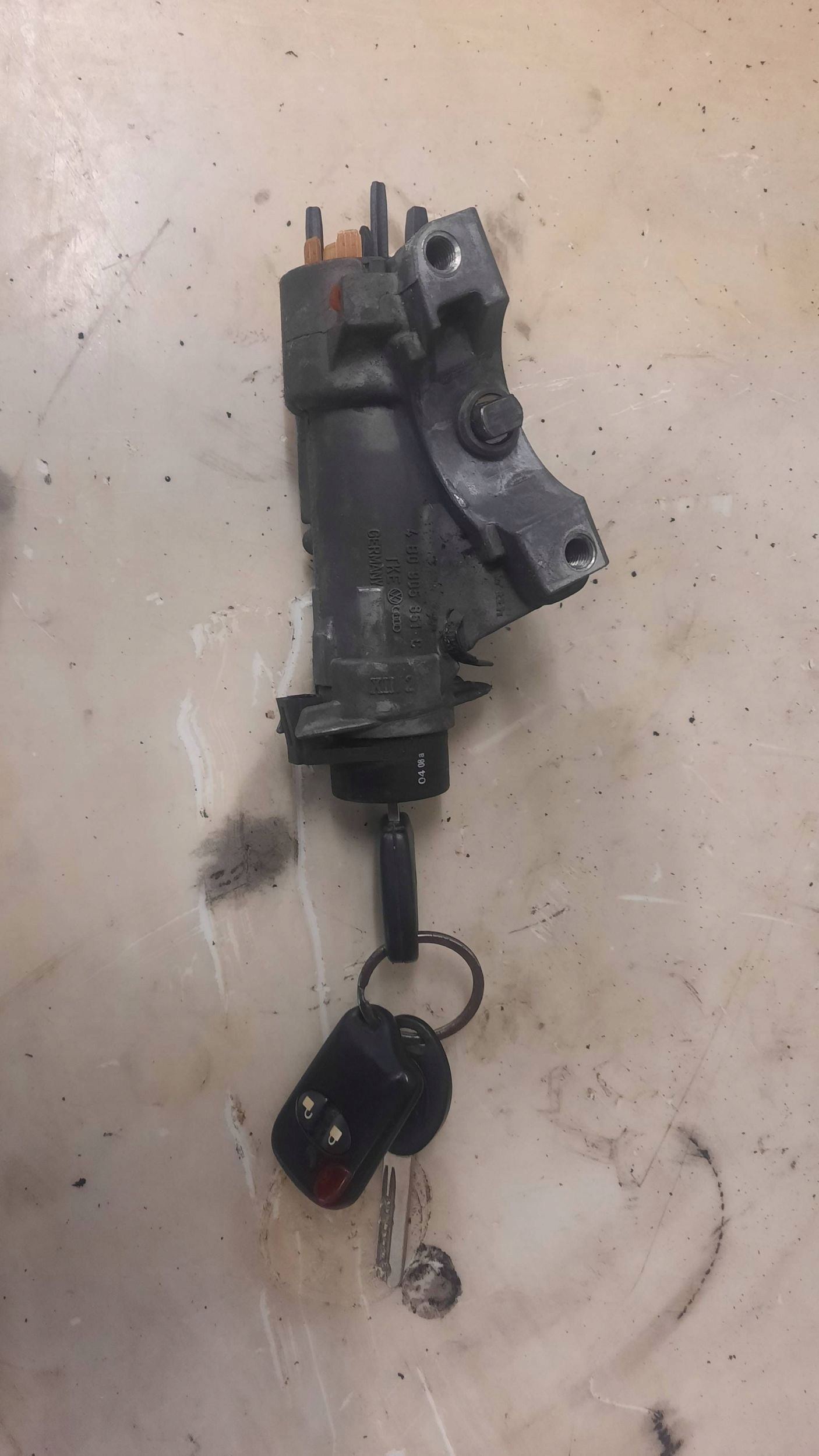 блок управления двигателем, ЭБУ volkswagen oe 070906016EC