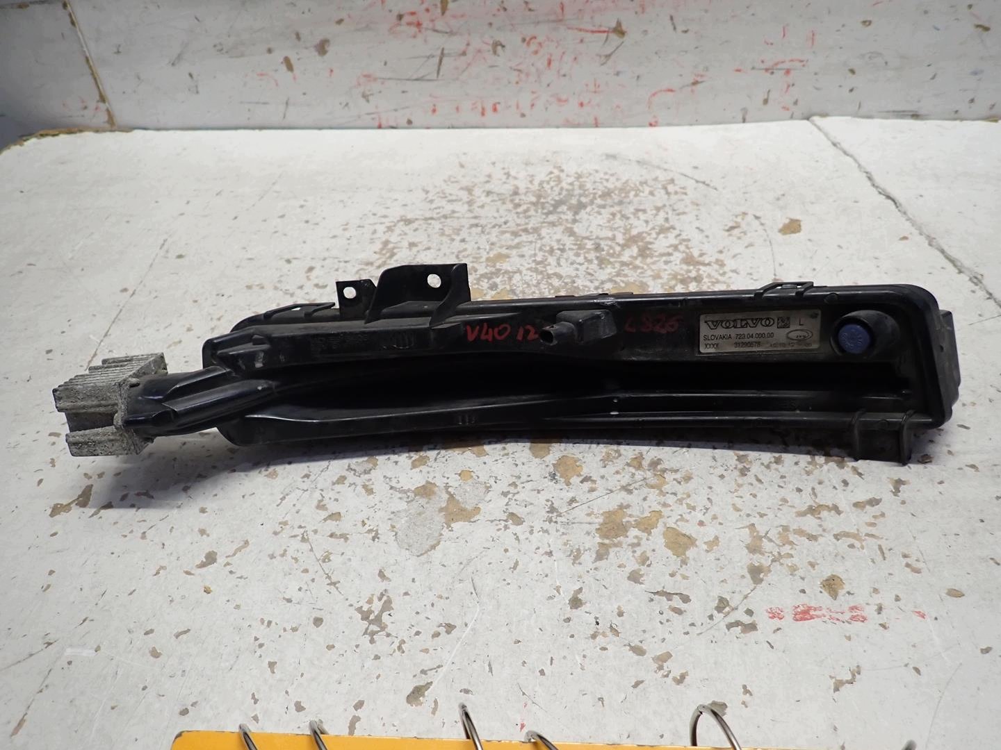 fog light left VOLVO V40 2012- 31290578