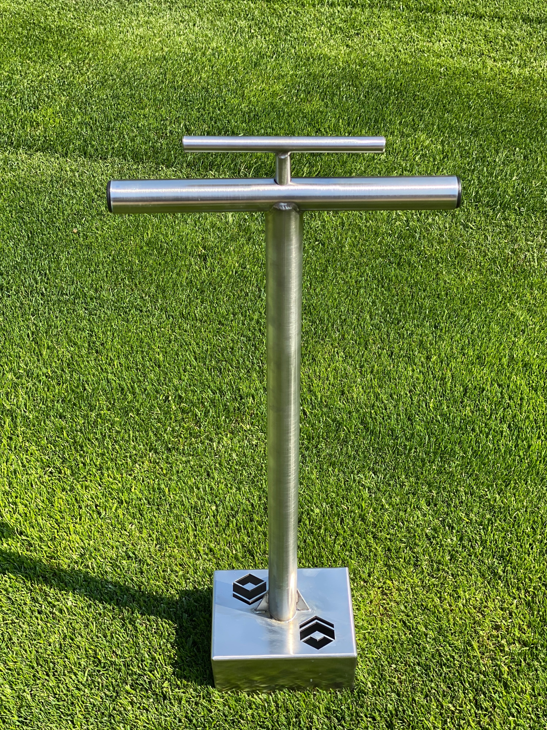 Babkovnica ručný krovinorez pre obdĺžnikový trávnik krovinorez