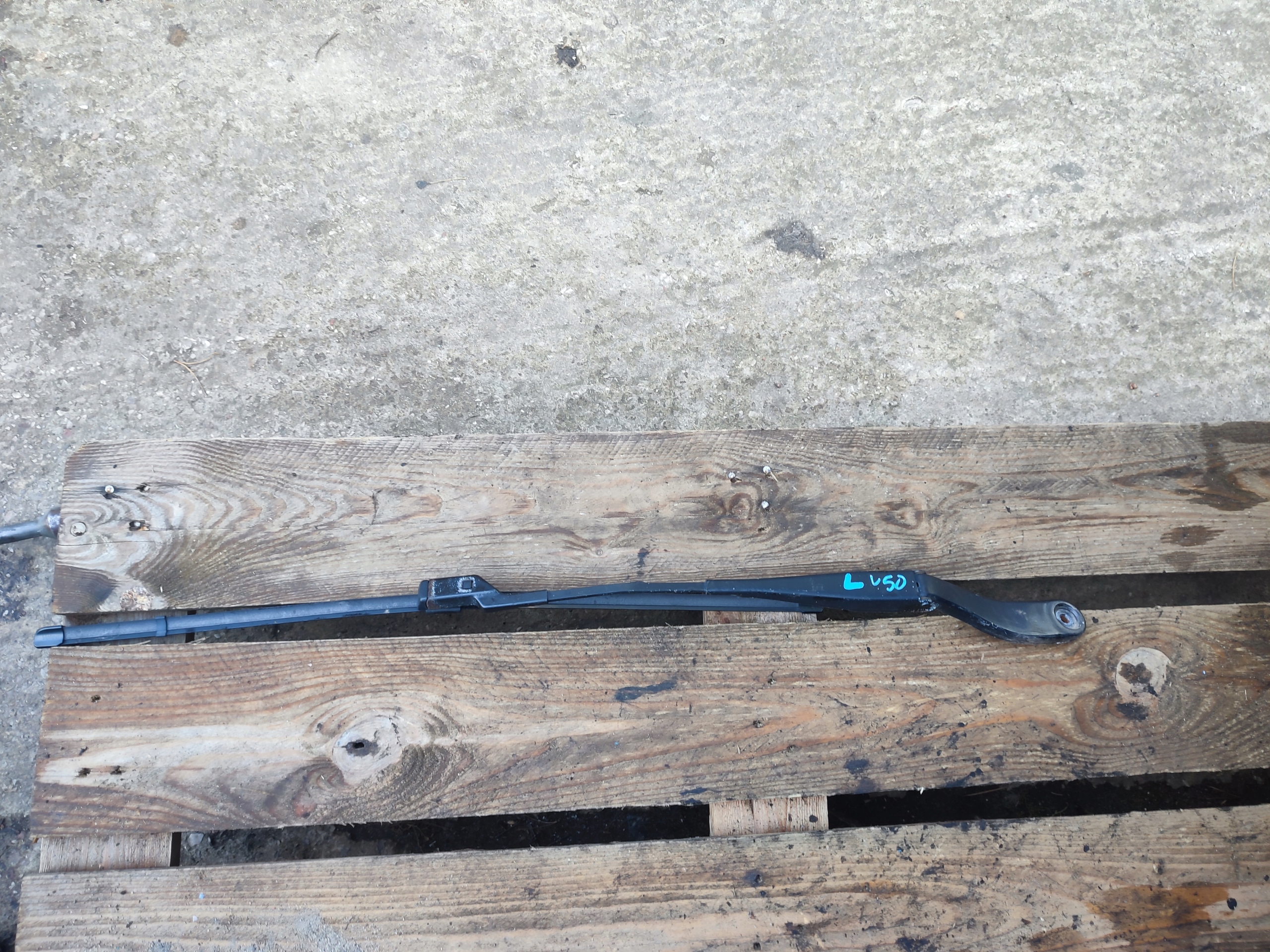 wiper arm left VOLVO S40 II V50 30699997