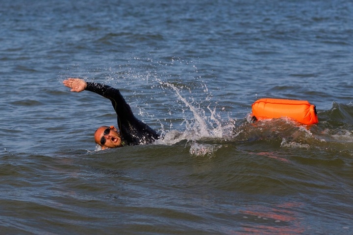 BOJKA RATOWNICZA BOJA PŁYWACKA DMUCHANA PAMELKA Przeznaczenie uniwersalne