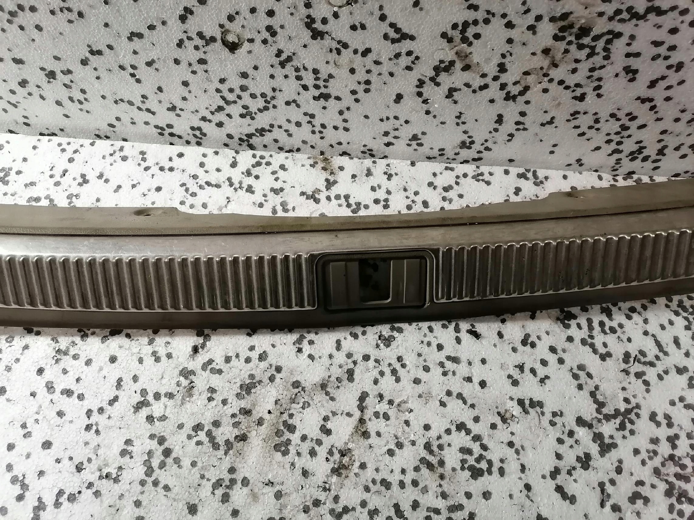 AUDI A4 B7 KOMBI cover of the threshold boot 8E9864483C