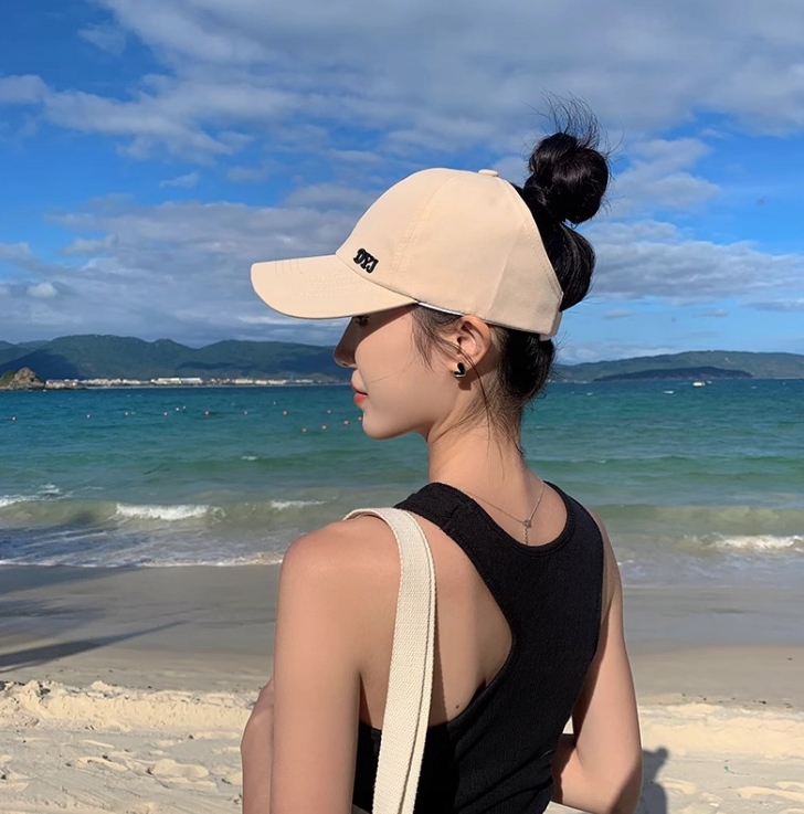 CZAPKA Z DASZKIEM DAMSKA Z MIEJSCEM NA KUCYK KITKĘ DASZEK BEJSBOLÓWKA Marka inna