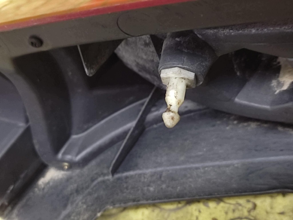 NISSAN X-TRAIL T30 light left rear part