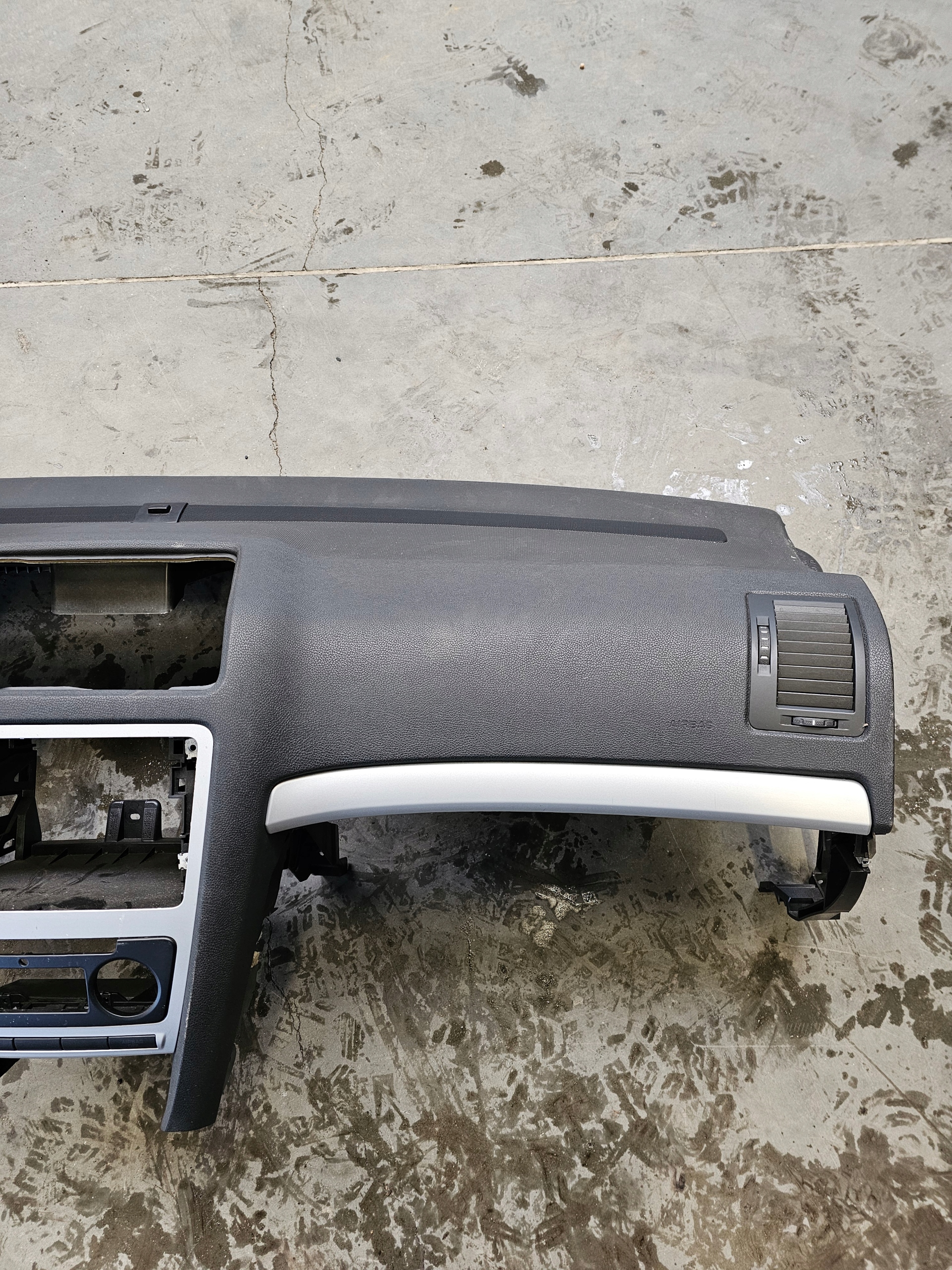 console dashboard instrument panel airbag Octavia Skoda OE 1Z1857007
