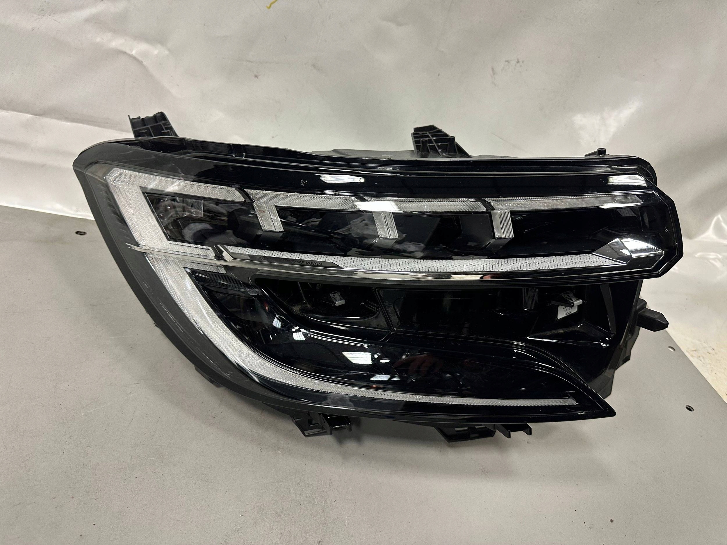 RENAULT AUSTRAL light front right FULL LED 260100543R