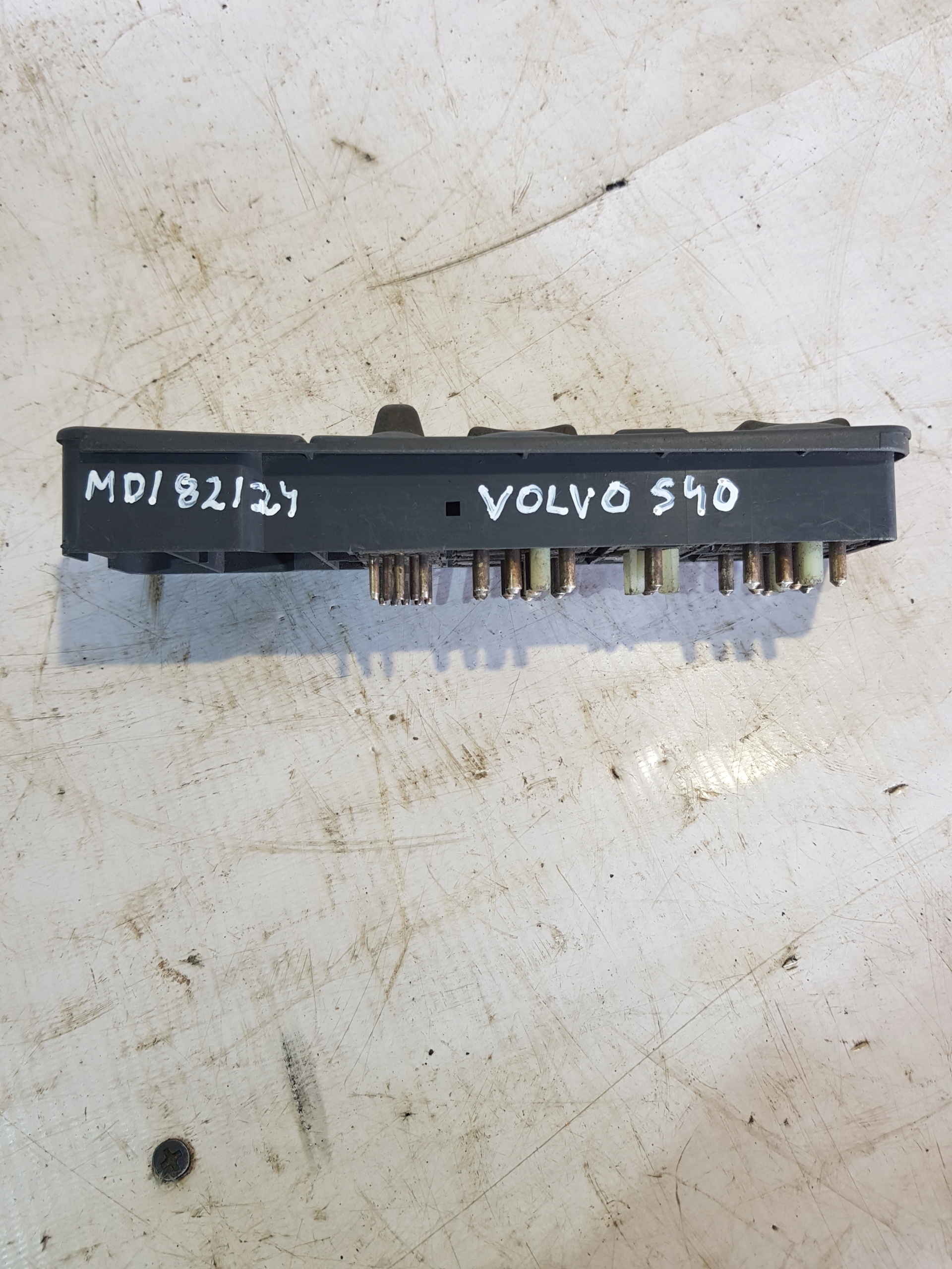 VOLVO S40 V40 PANEL Vitre LH 30815235 03458032