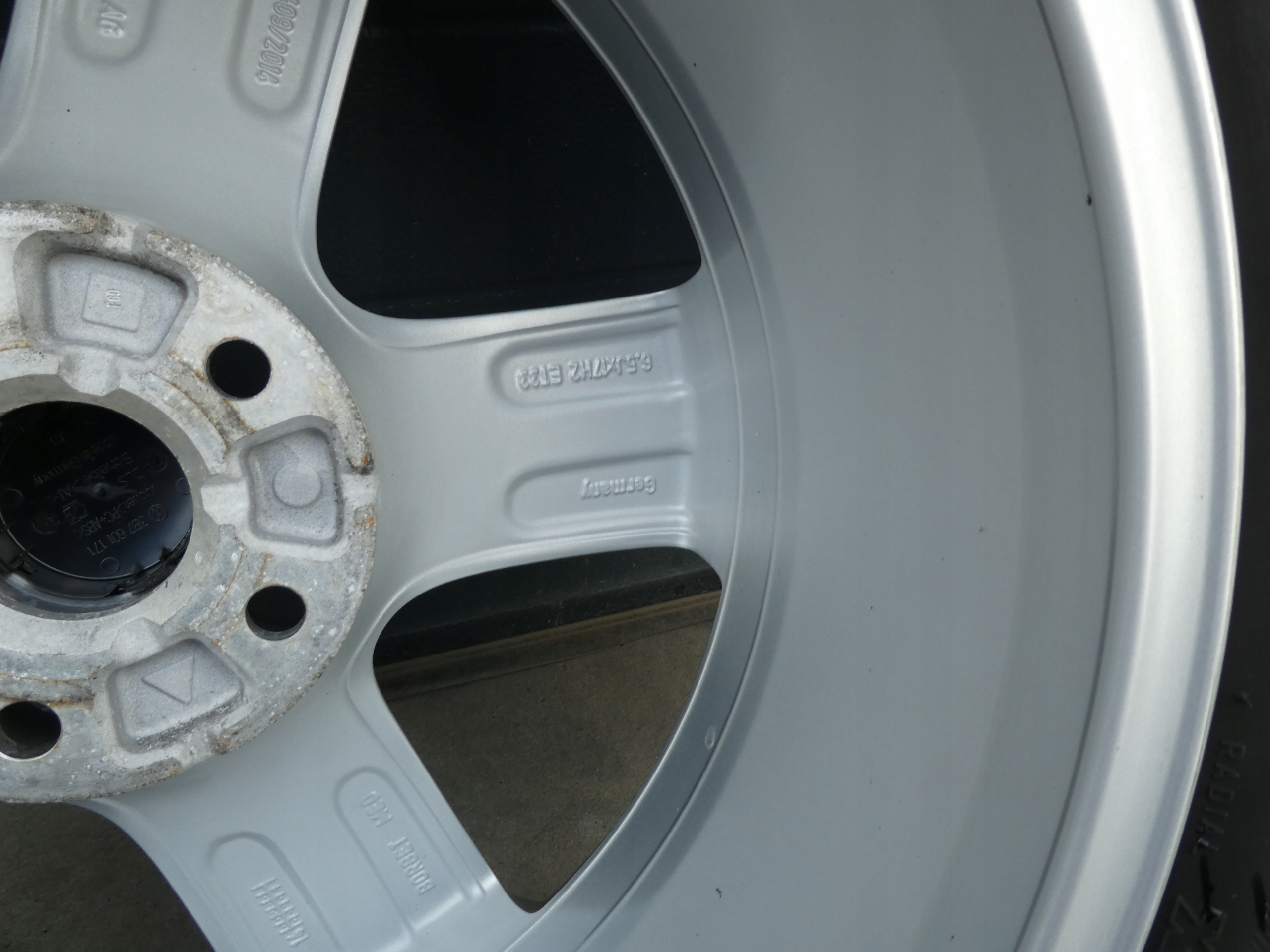 4X wheels discs tyres VW 5N0601025AG 2018R