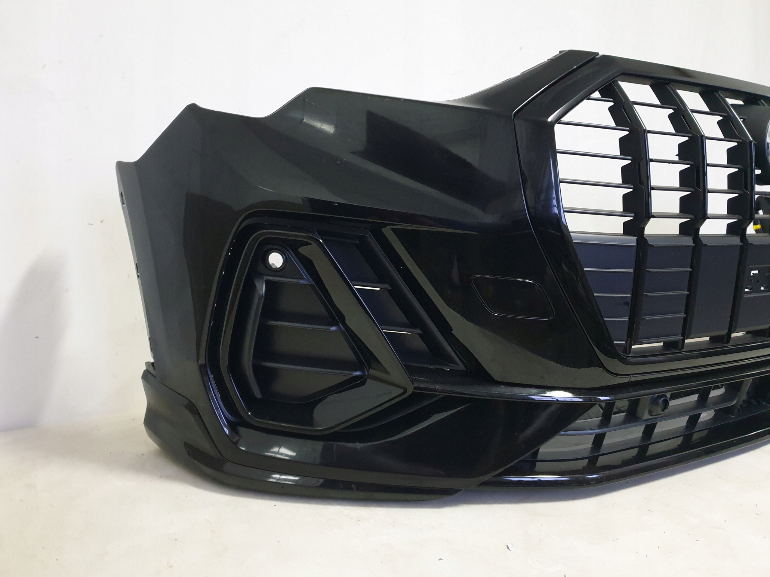 AUDI Q3 II 83A S-LINE 19-25 bumper front 4 x PDC 83A807438D 83A807437D