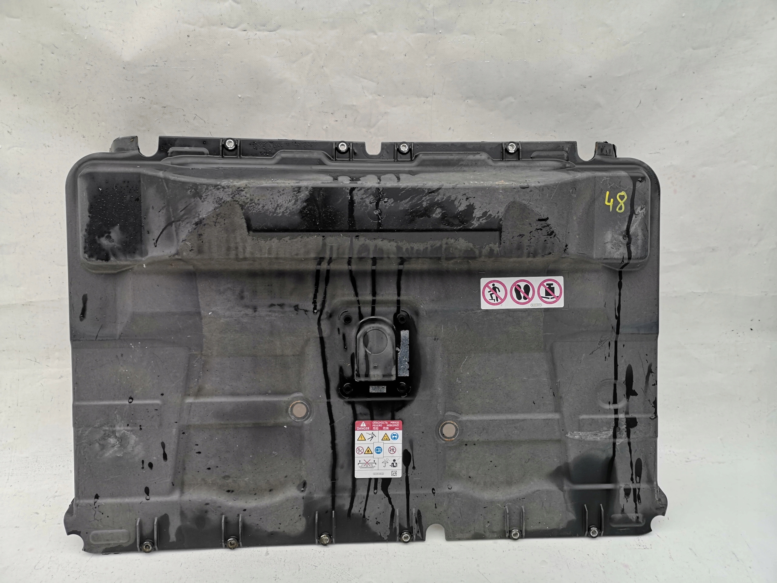 КРЫШКА БАТАРЕЙНОГО ОТСЕКА VW GOLF VII GTE 12E010006Q