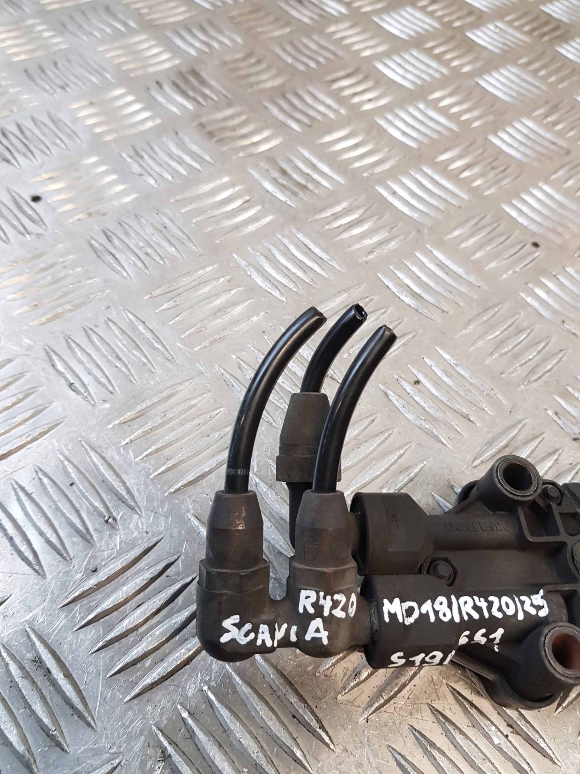 valve POZIOMUJACY cabs 4640070100 SCANIA R420
