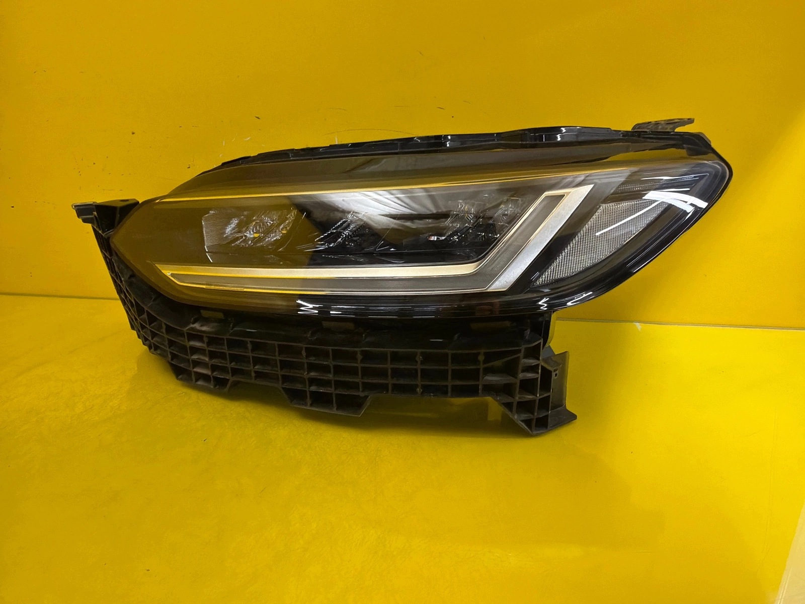 light left front Honda ZRV ZR-V 2023- Full Led