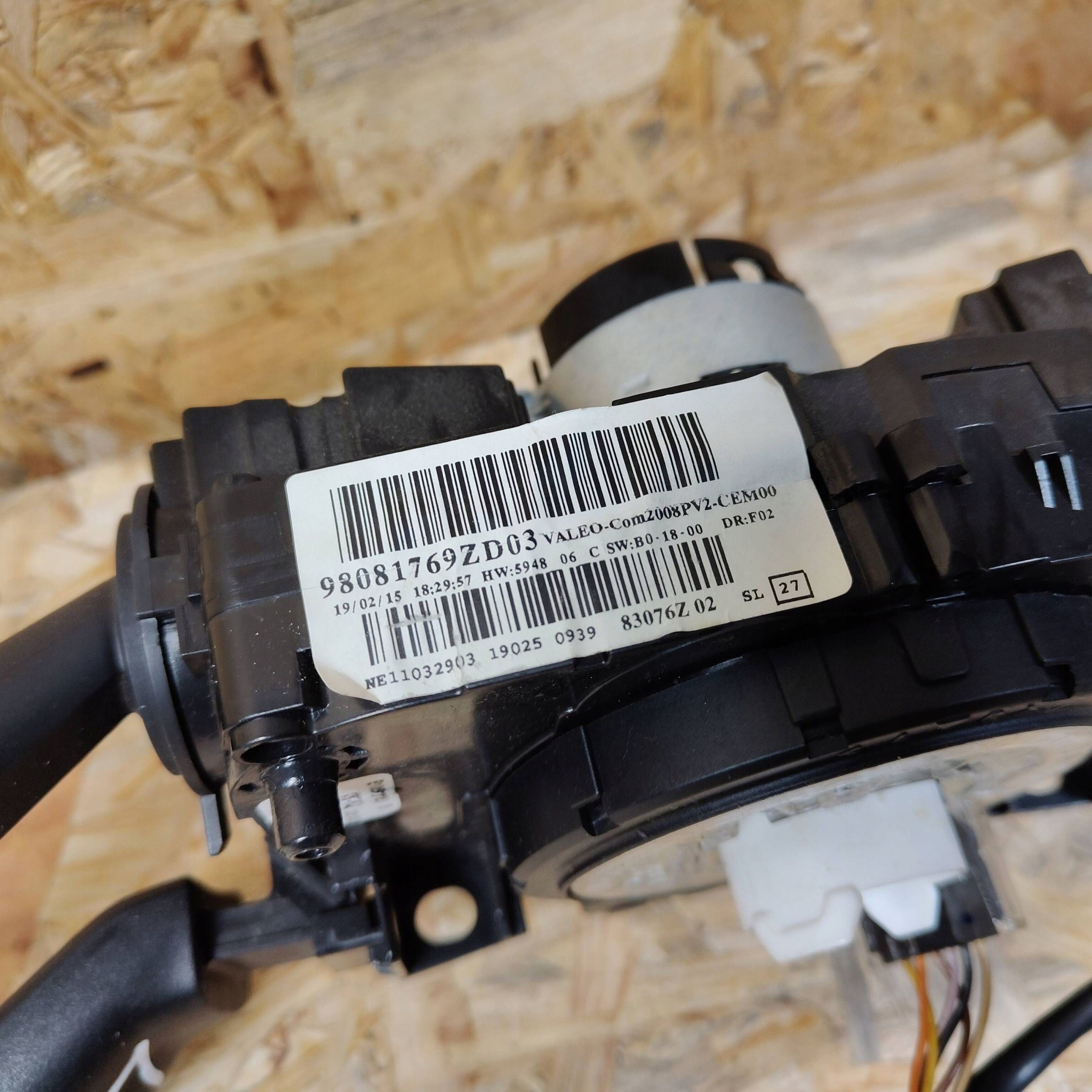 DEVIO LUCI TERGICRISTALLO TERGI Peugeot 2008 e 98081769ZD